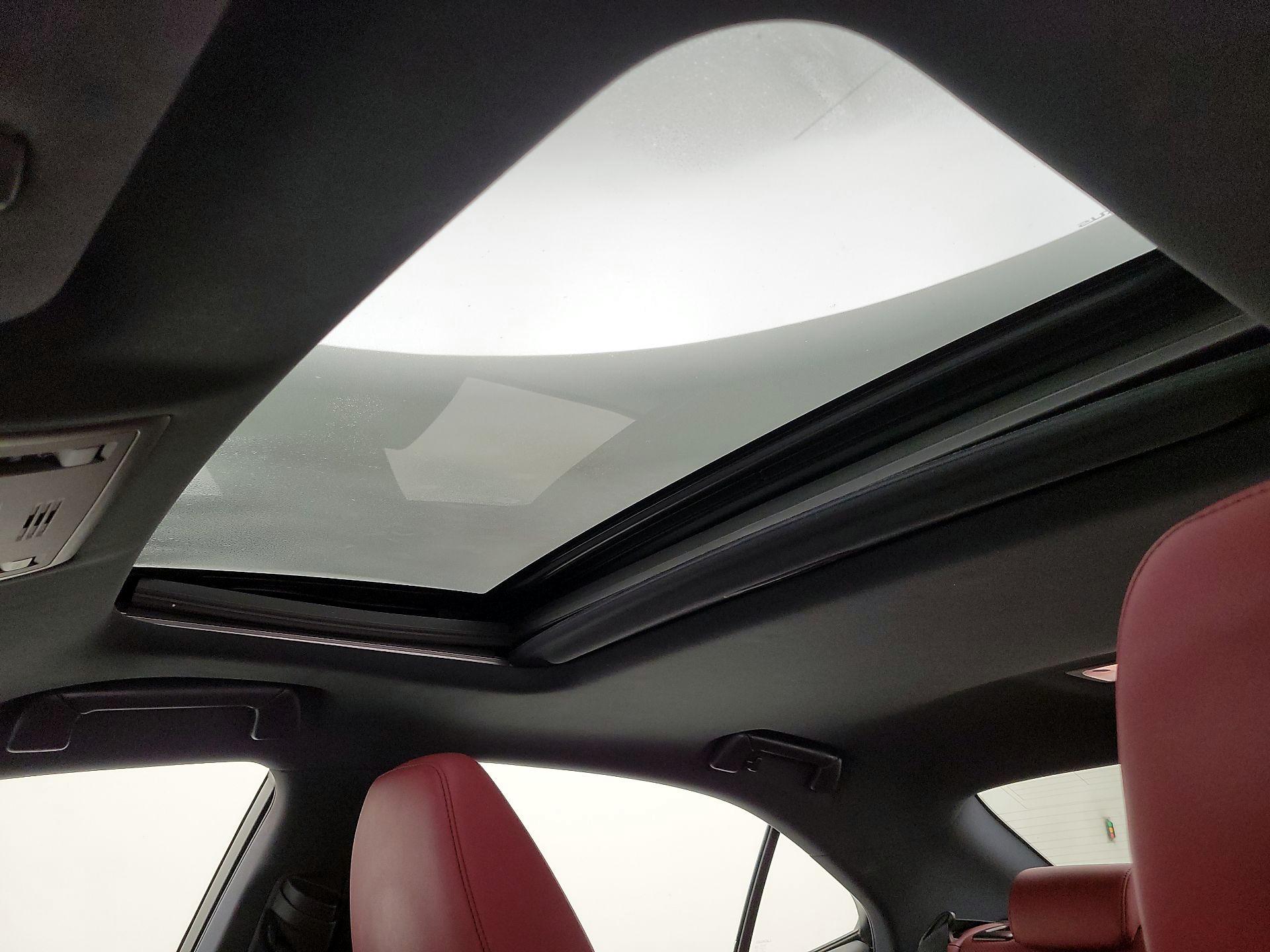 Thumbnail: 2016 Lexus IS - 18