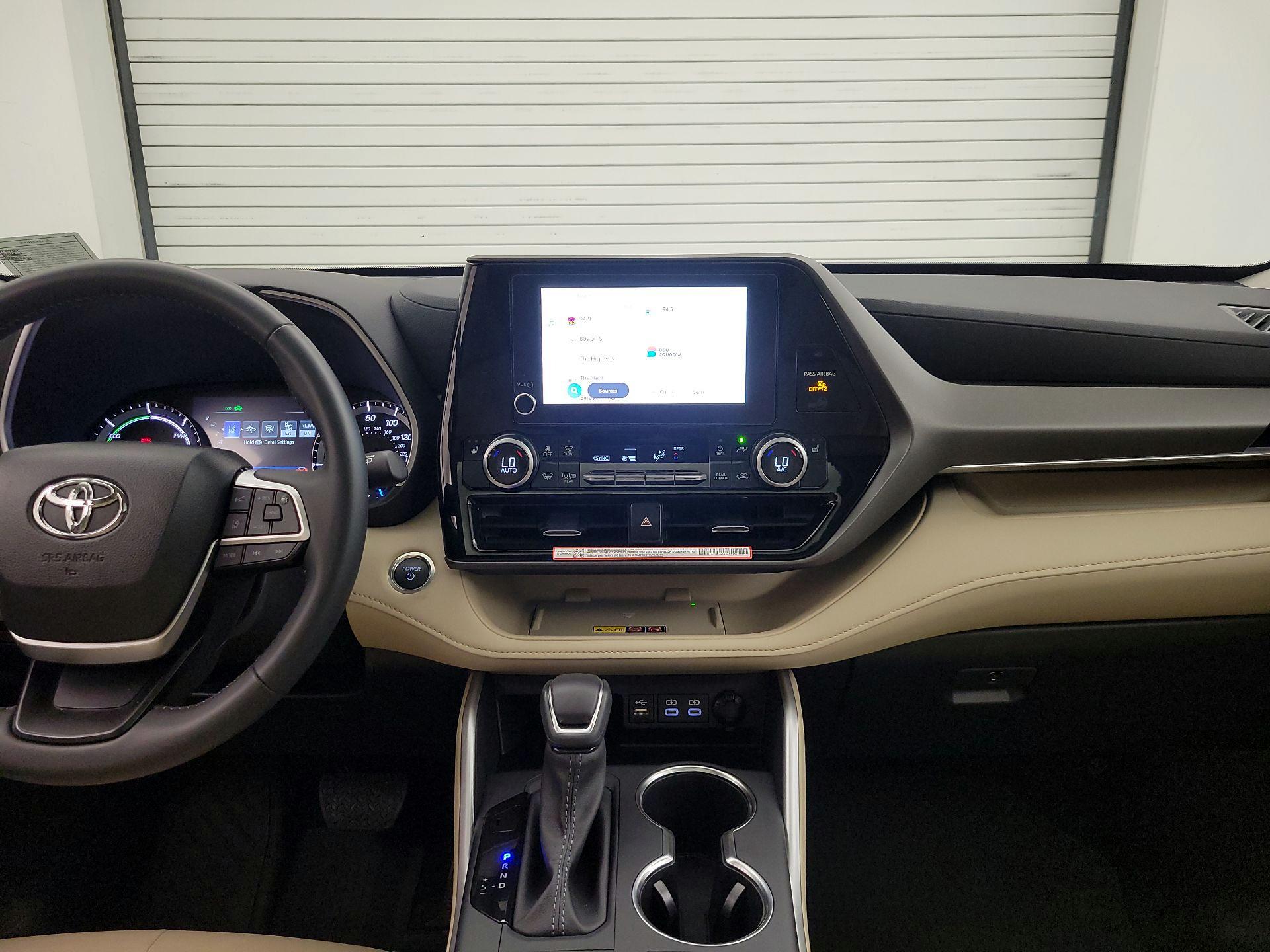 Thumbnail: 2025 Toyota Highlander - 9