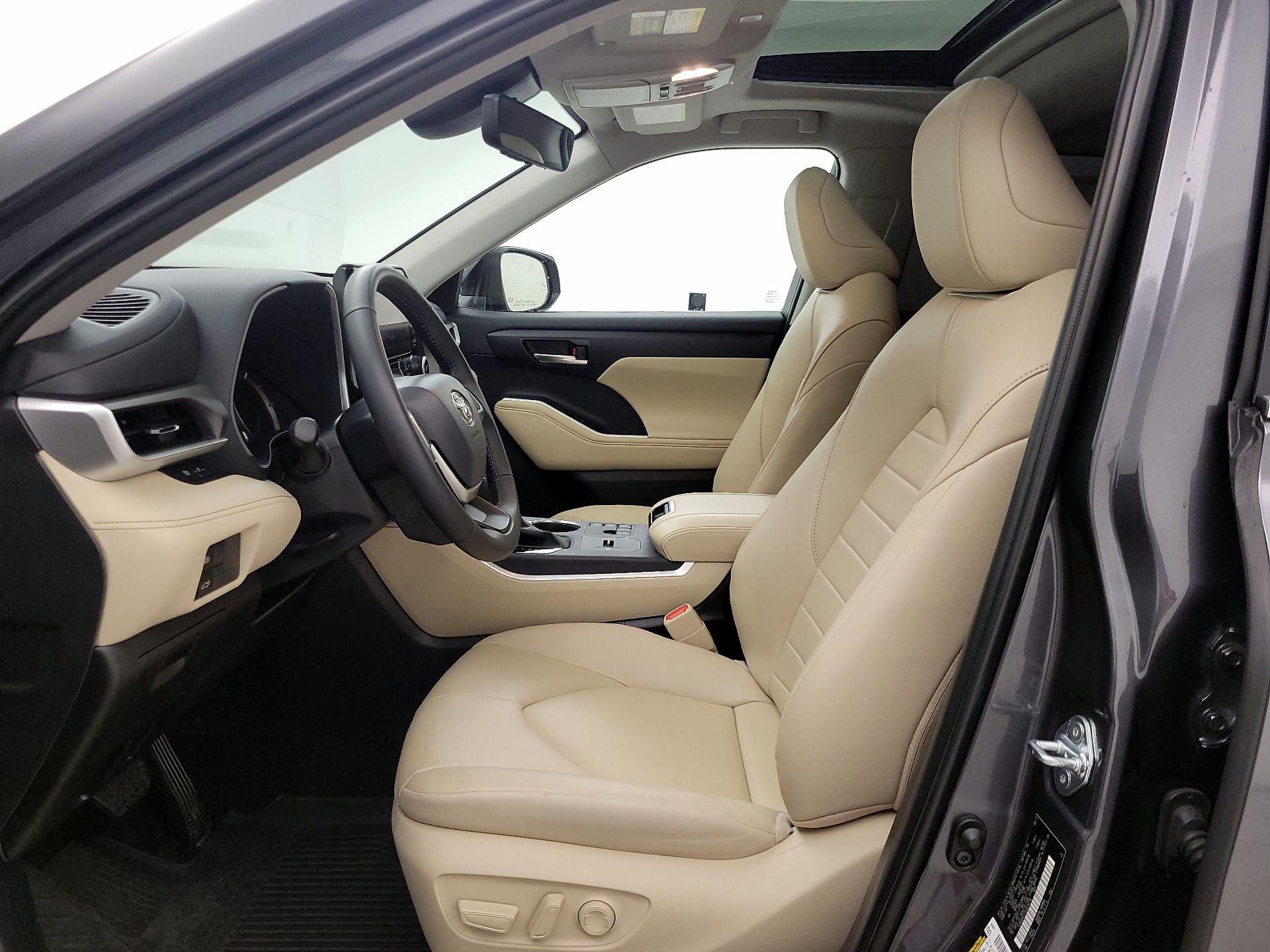 Thumbnail: 2025 Toyota Highlander - 11