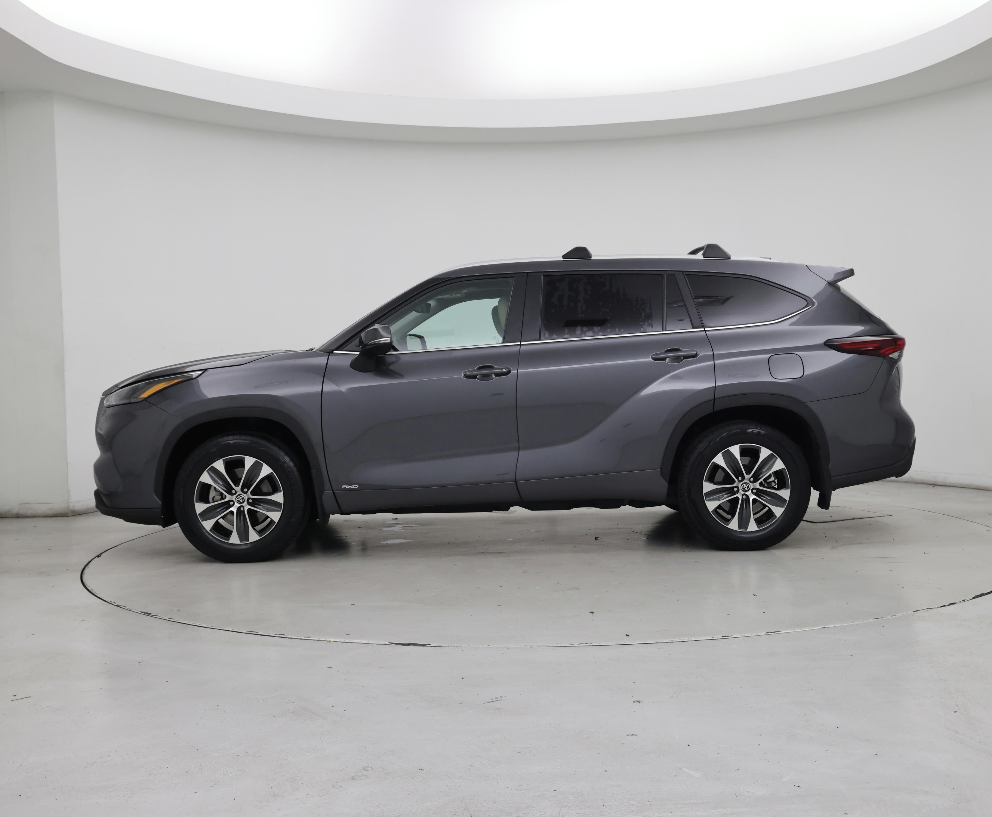 Thumbnail: 2025 Toyota Highlander - 3