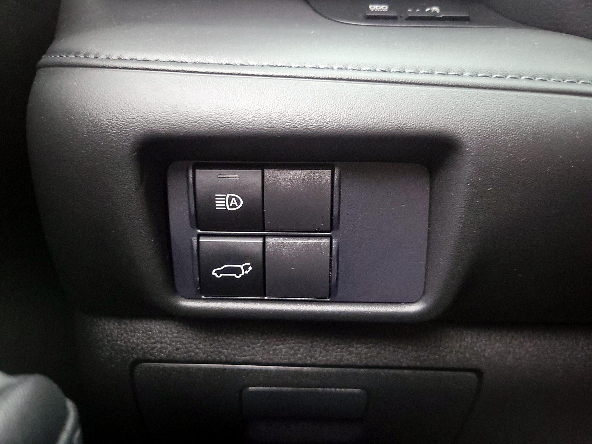 Thumbnail: 2020 Toyota Highlander - 13