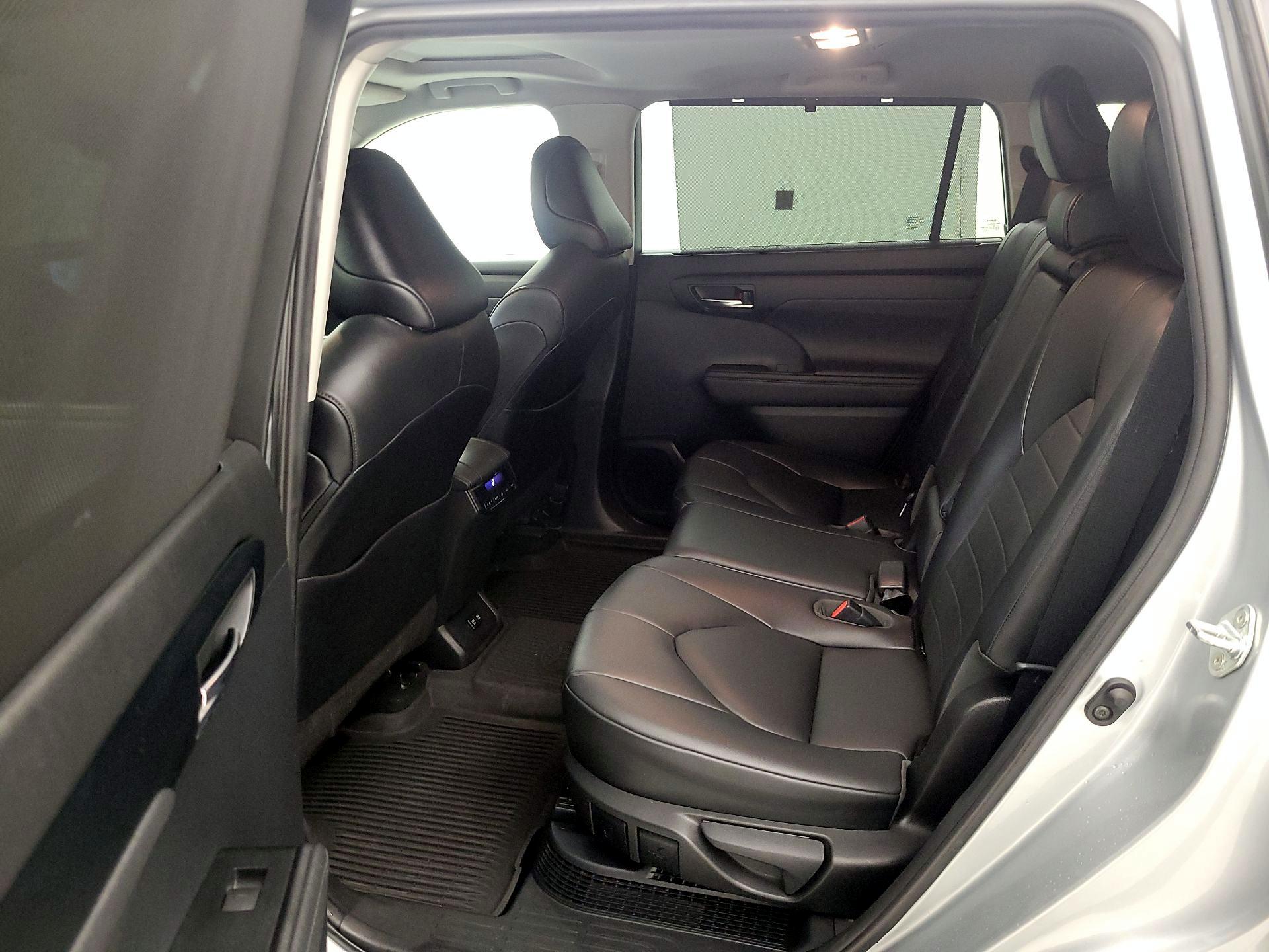 Thumbnail: 2020 Toyota Highlander - 20