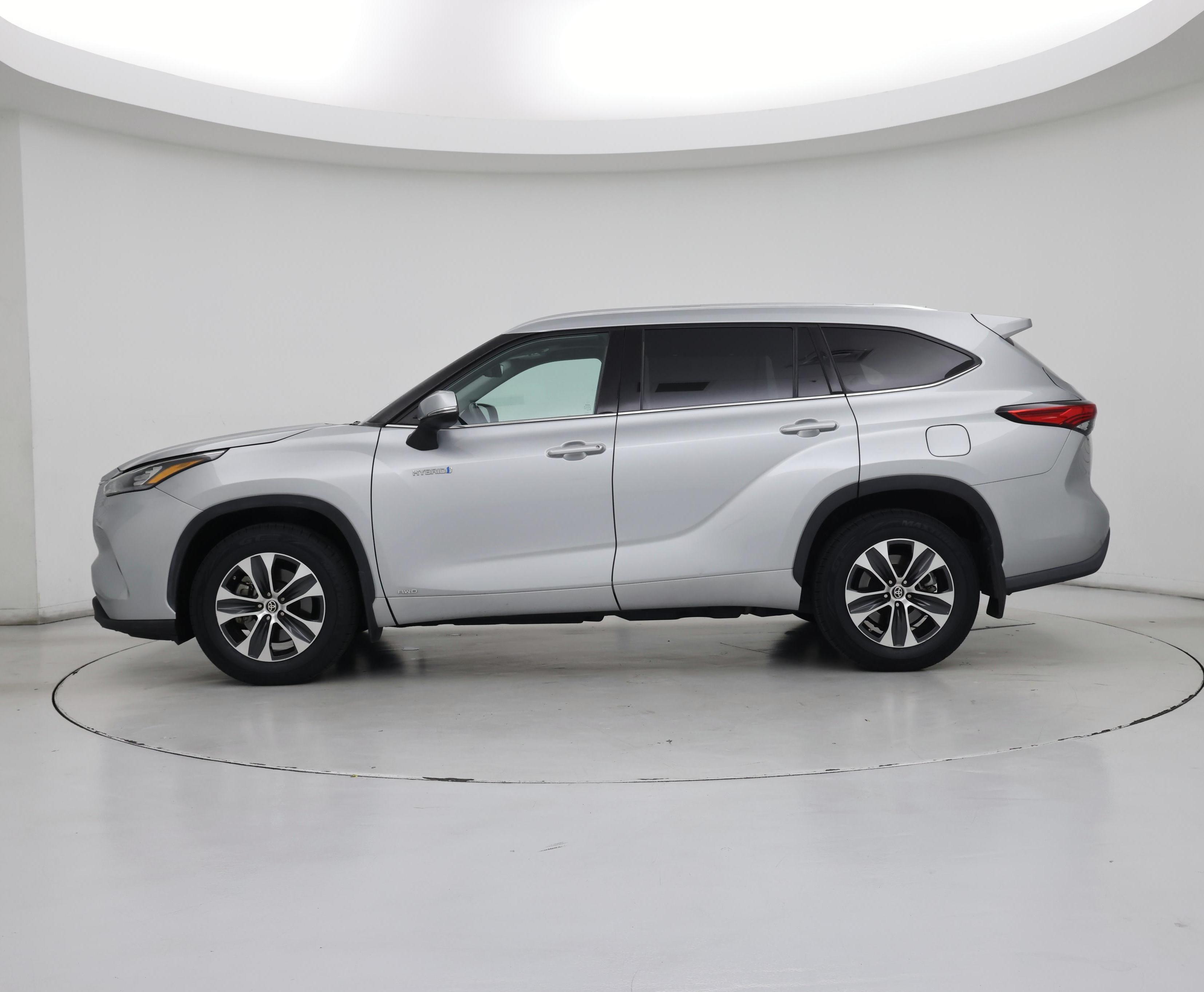 Thumbnail: 2020 Toyota Highlander - 3