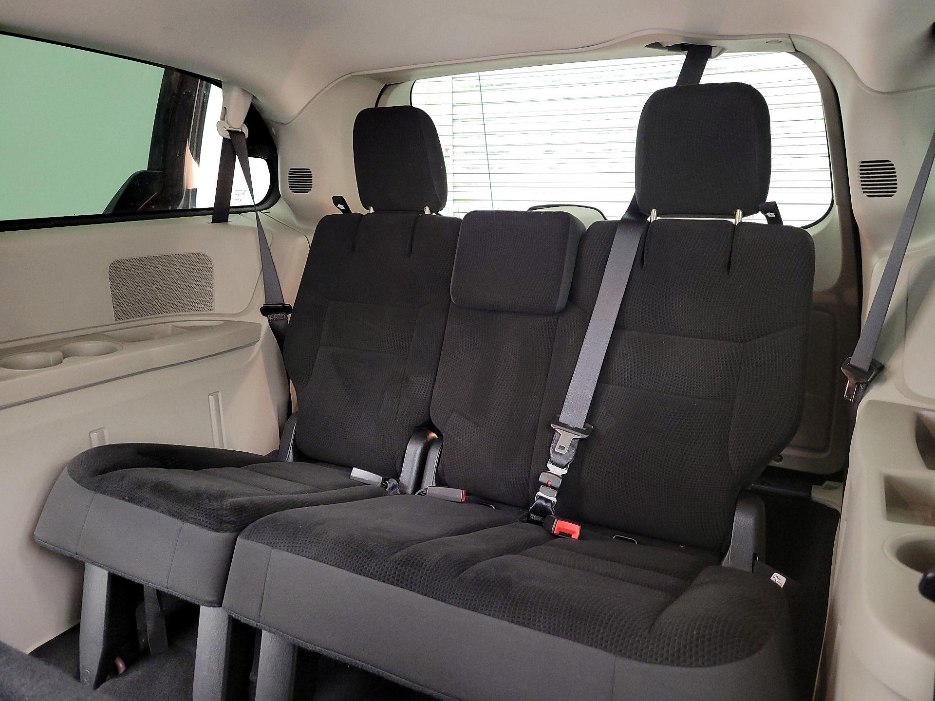 Thumbnail: 2019 Dodge Grand Caravan - 20