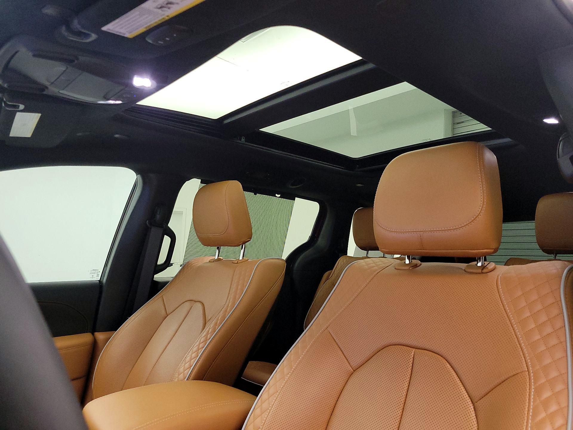 Thumbnail: 2022 Chrysler Pacifica - 19