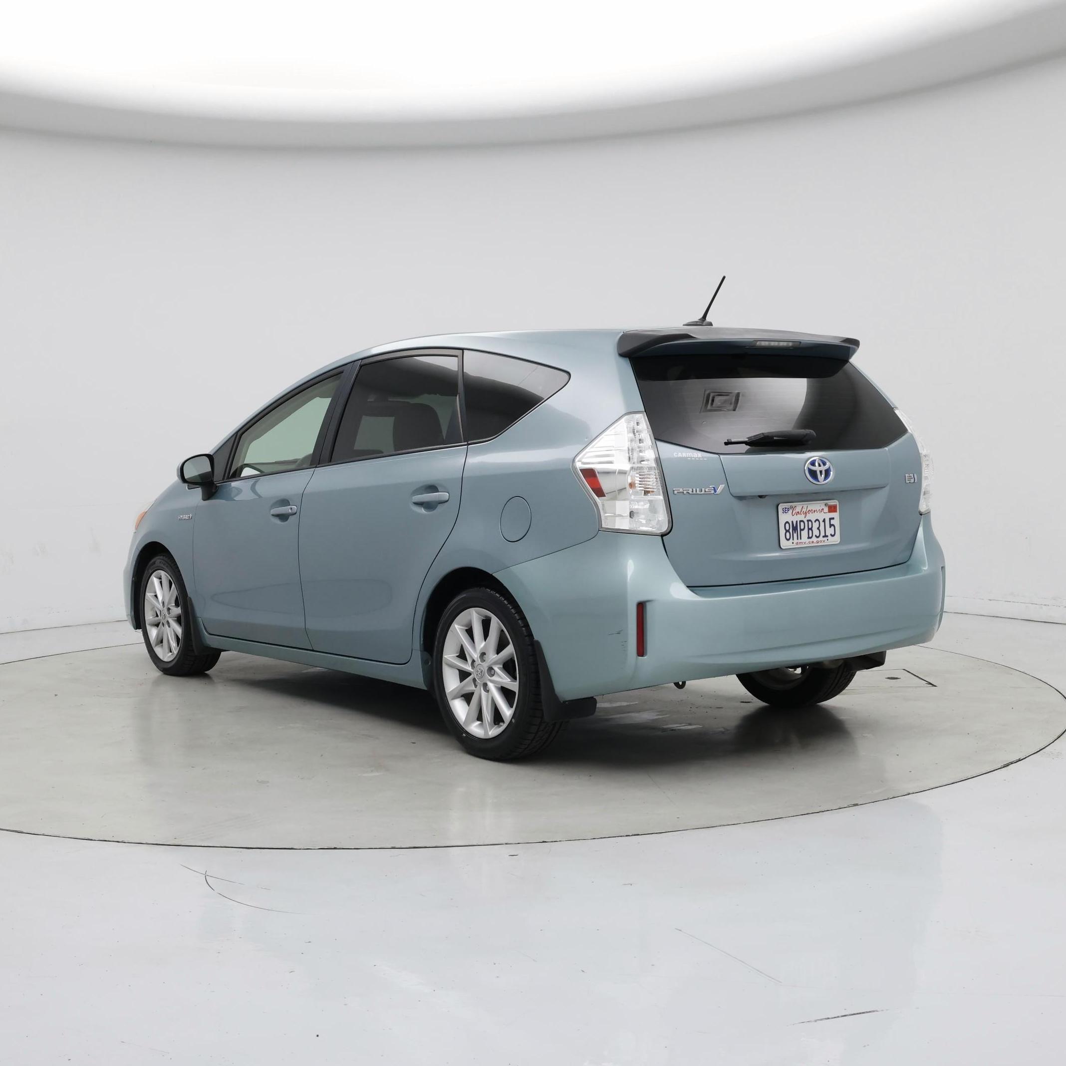 Thumbnail: 2014 Toyota Prius v - 2