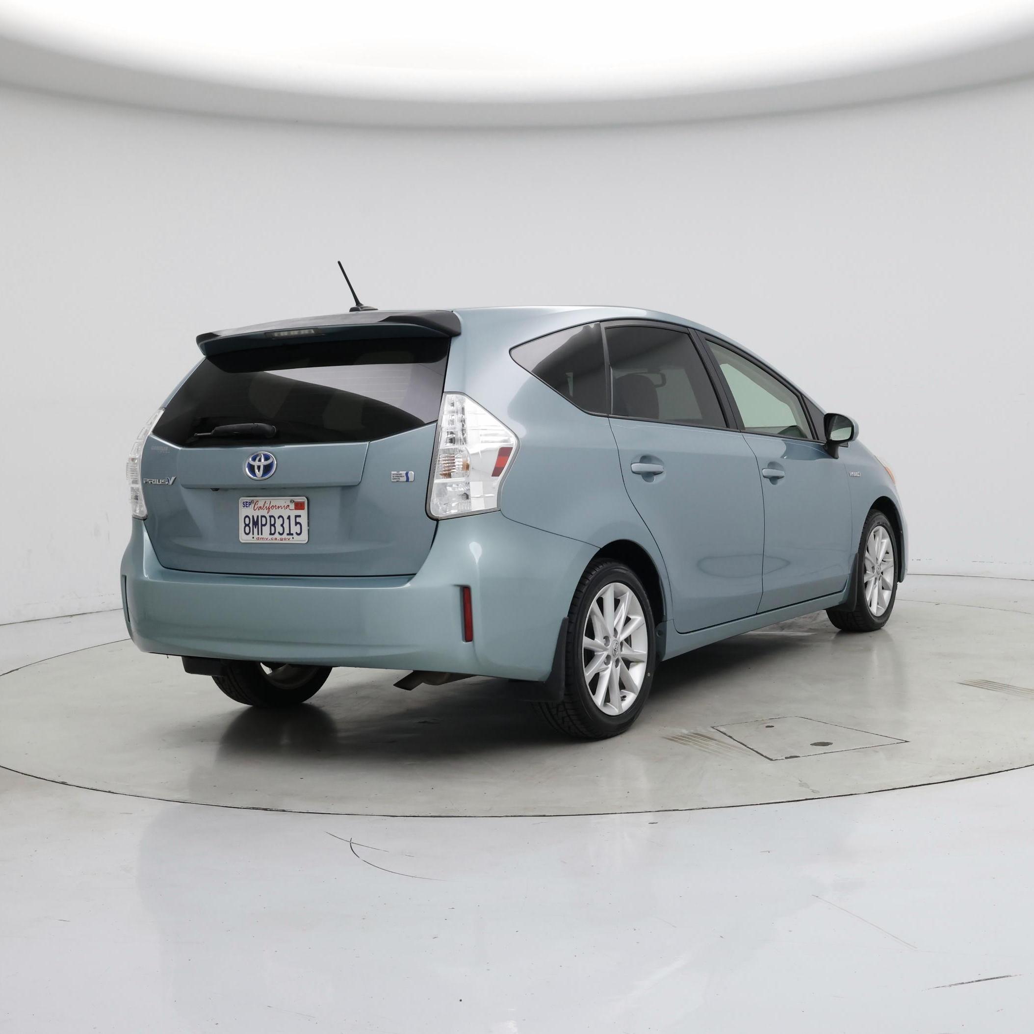 Thumbnail: 2014 Toyota Prius v - 8
