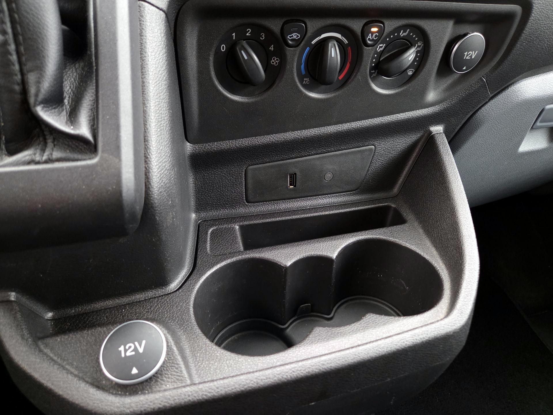 Thumbnail: 2017 Ford Transit Series - 18