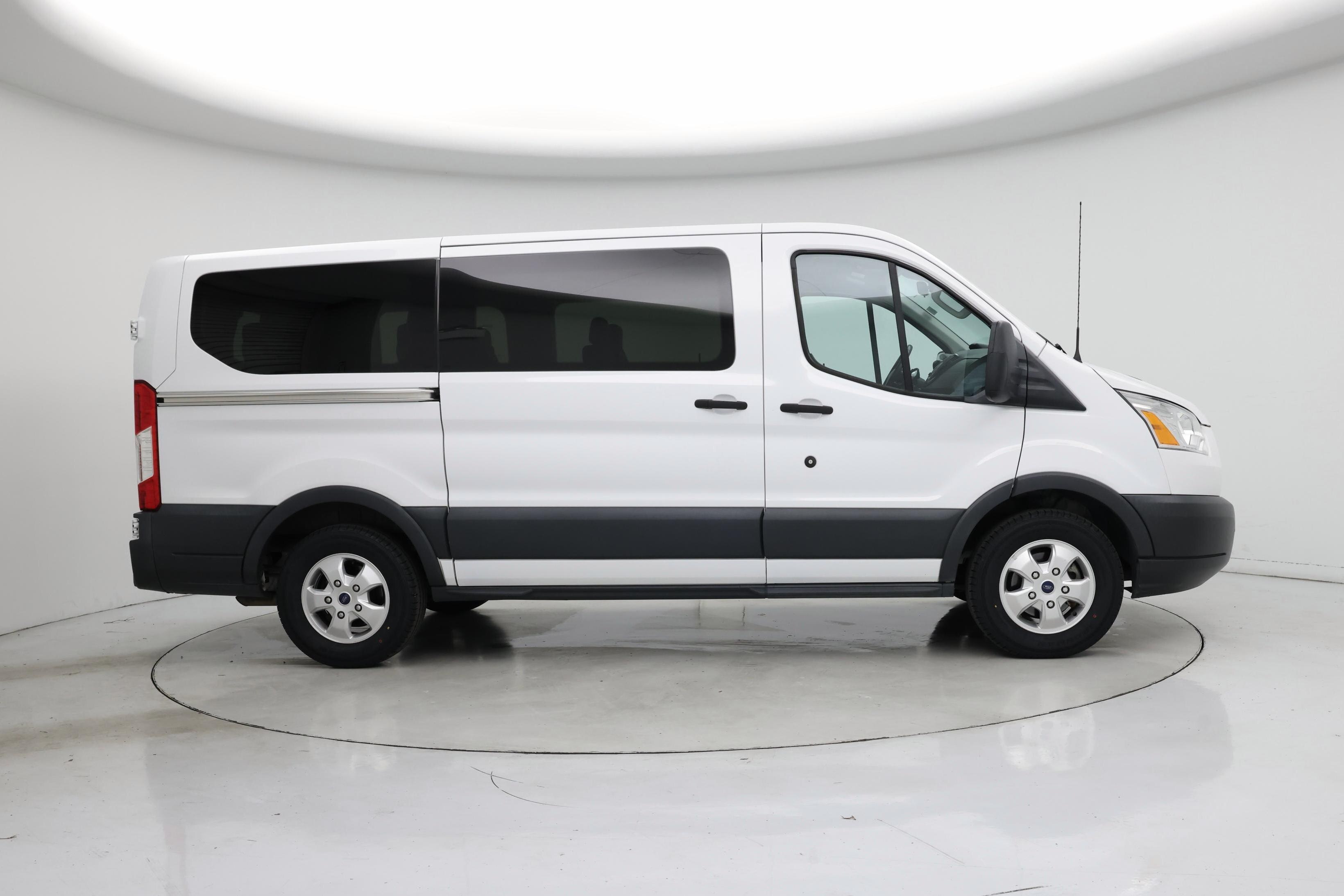 Thumbnail: 2017 Ford Transit Series - 7