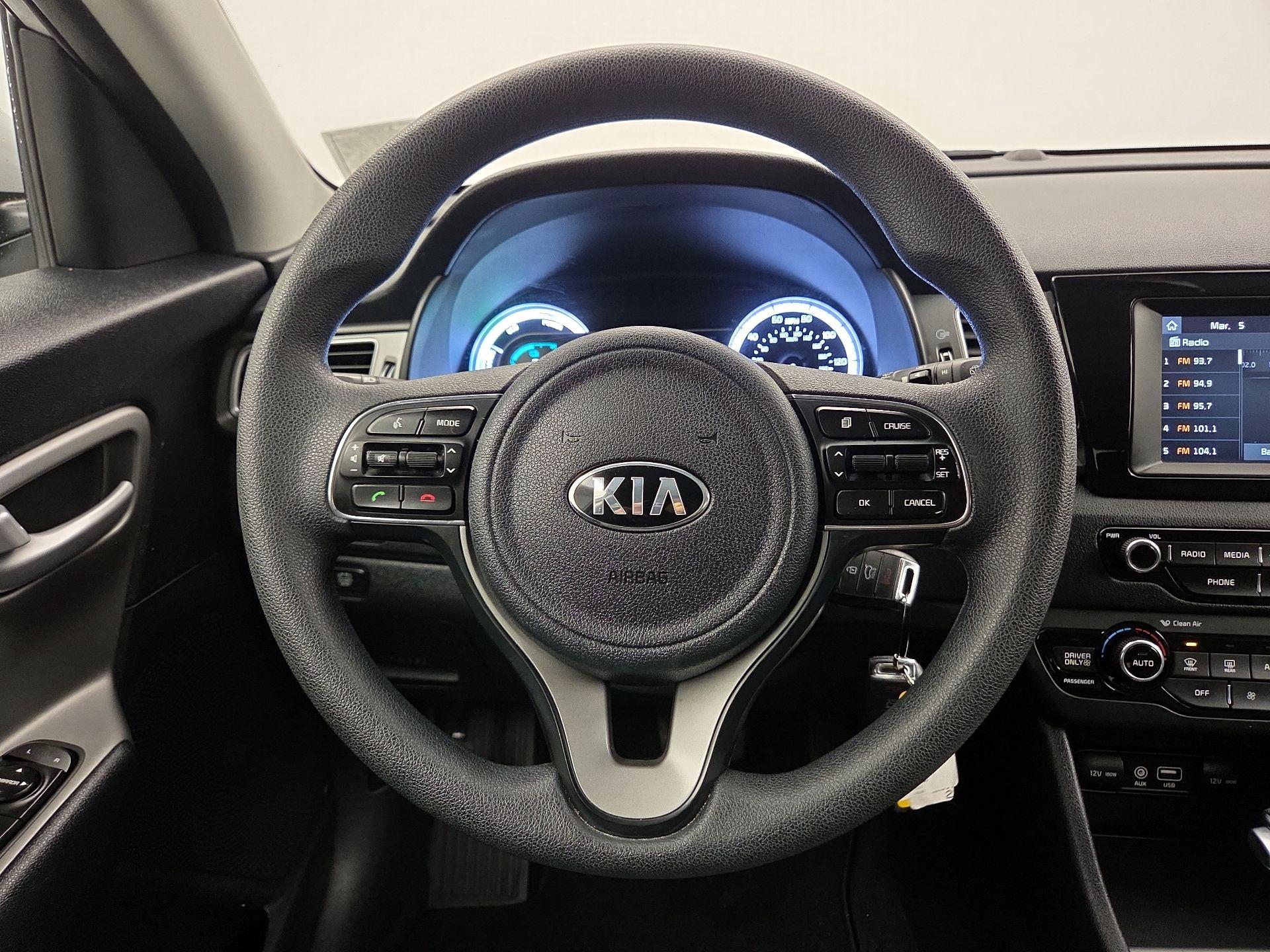 Thumbnail: 2017 Kia Niro - 10
