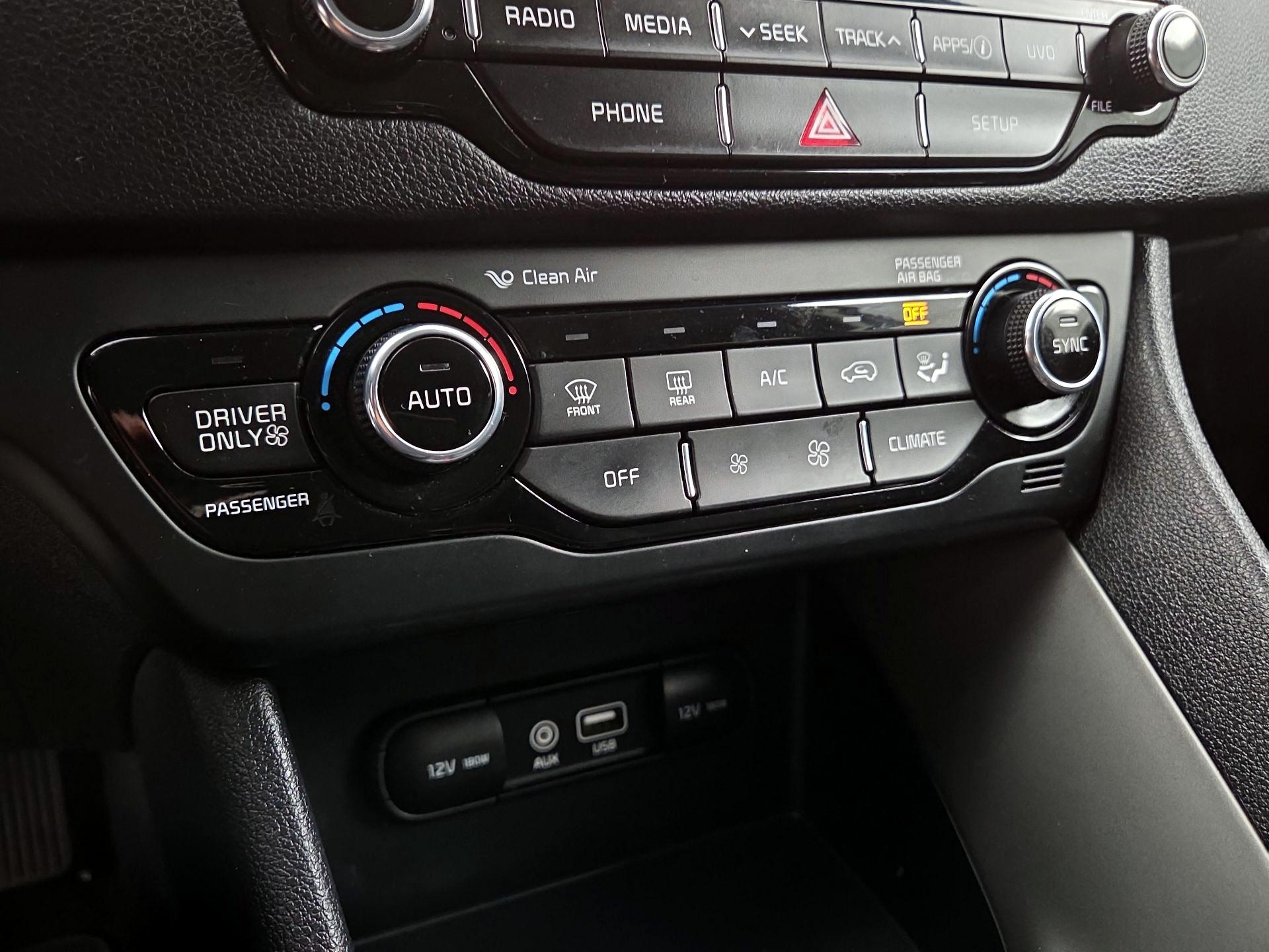 Thumbnail: 2017 Kia Niro - 16