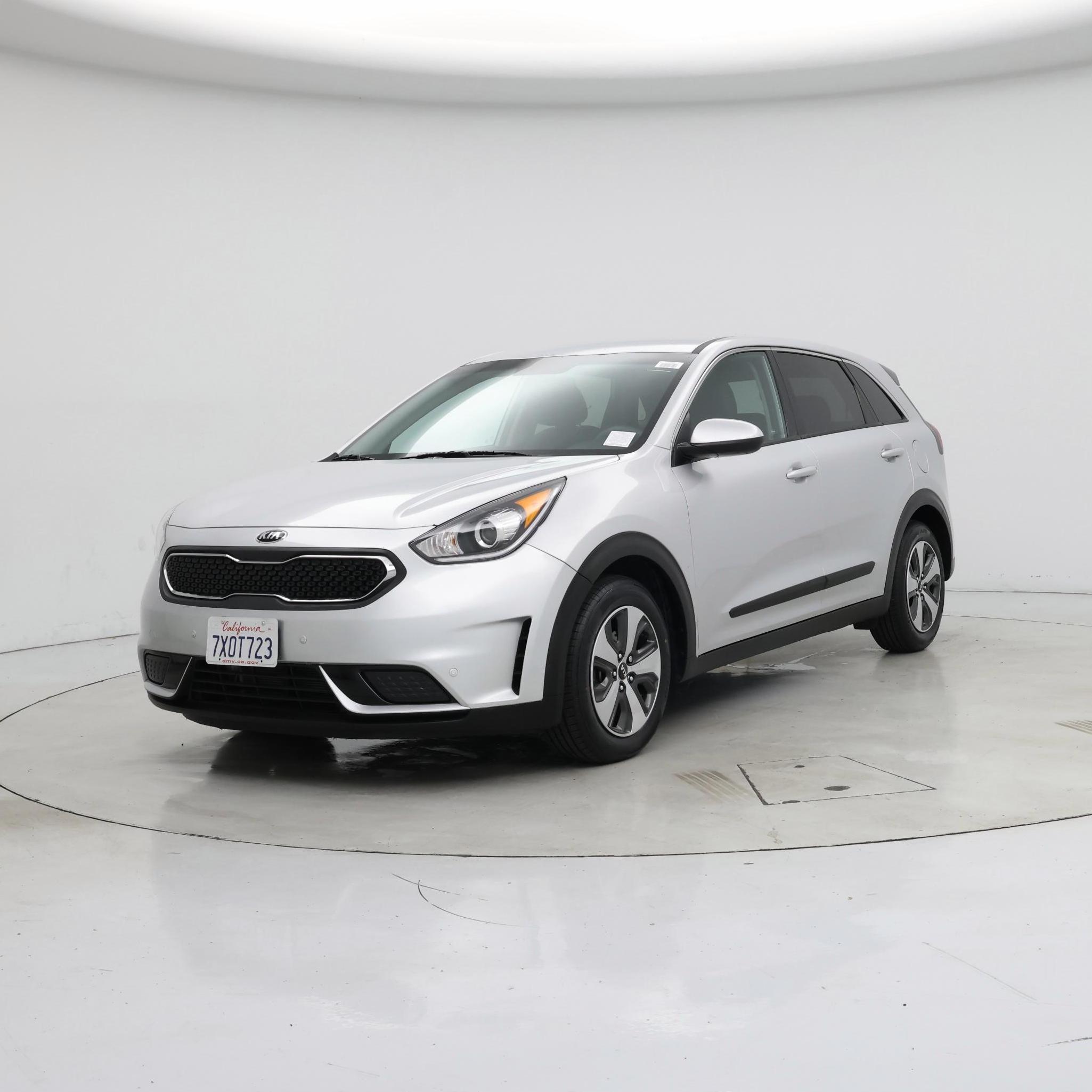 Thumbnail: 2017 Kia Niro - 4