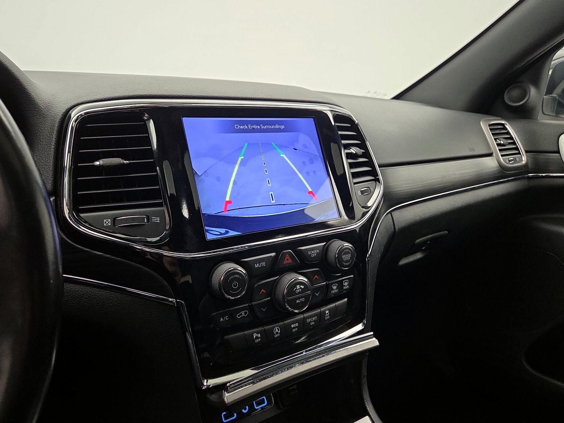 Thumbnail: 2020 Jeep Grand Cherokee - 15