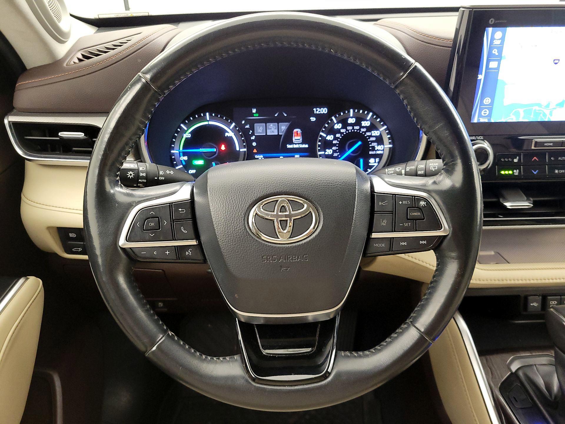 Thumbnail: 2021 Toyota Highlander - 10