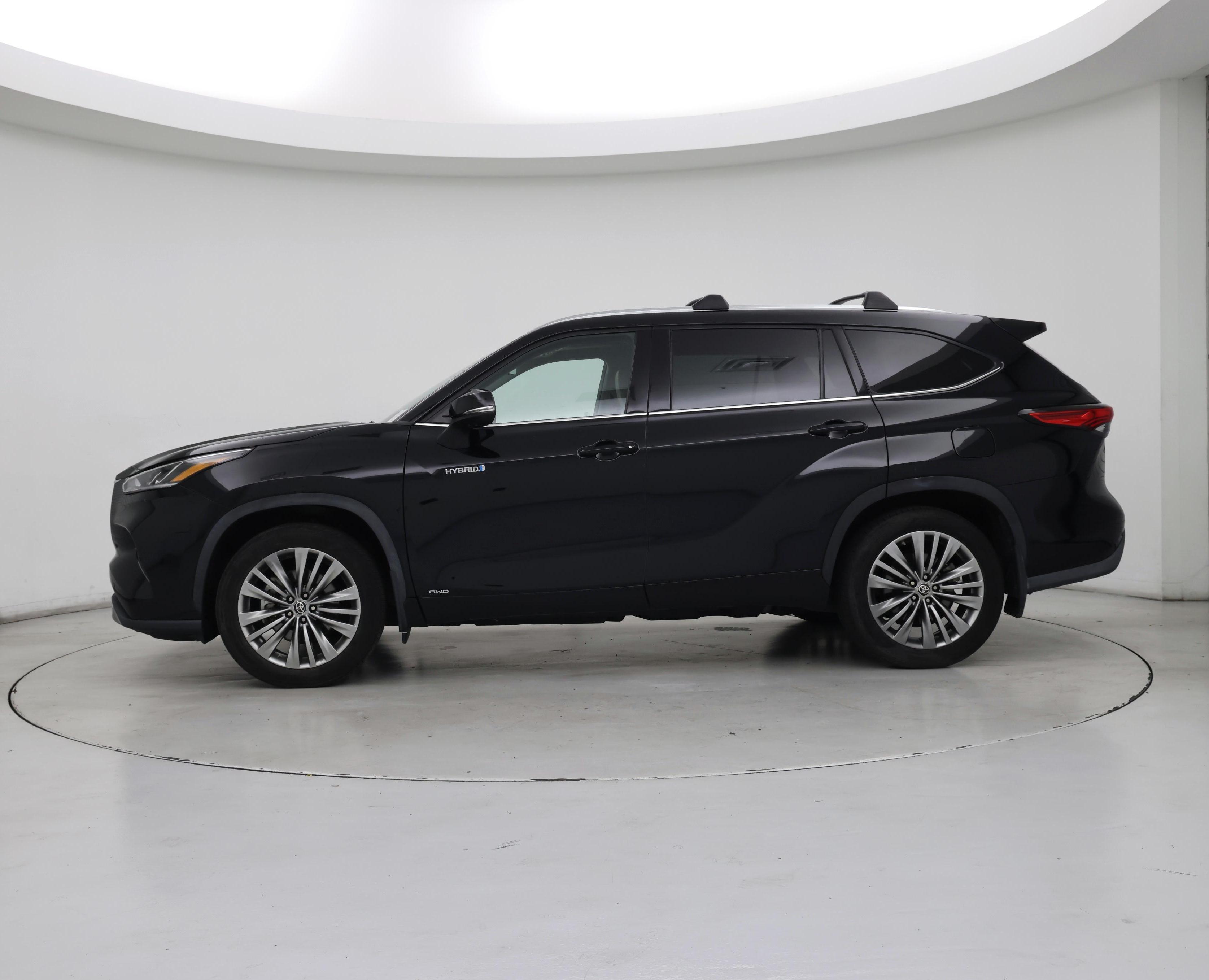 Thumbnail: 2021 Toyota Highlander - 3
