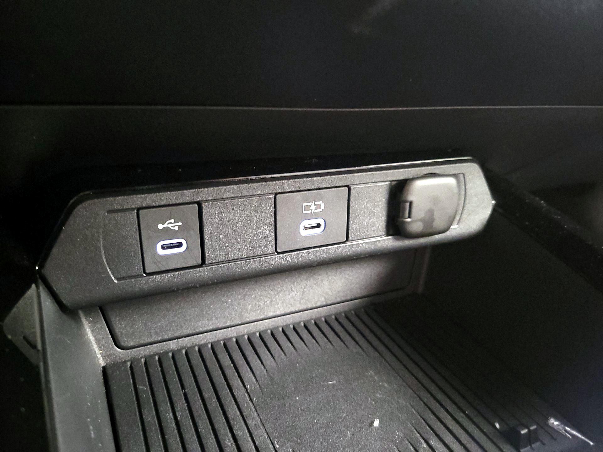 Thumbnail: 2024 Toyota Prius - 18