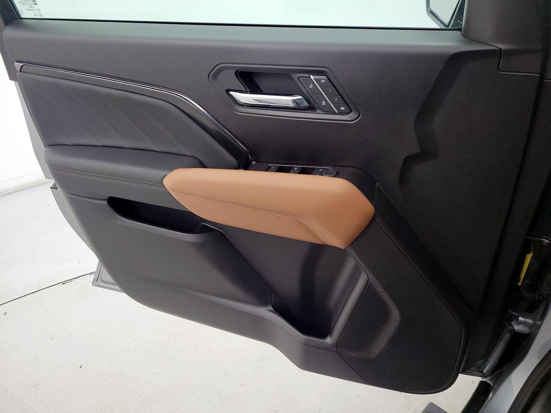 Thumbnail: 2025 GMC Canyon - 12