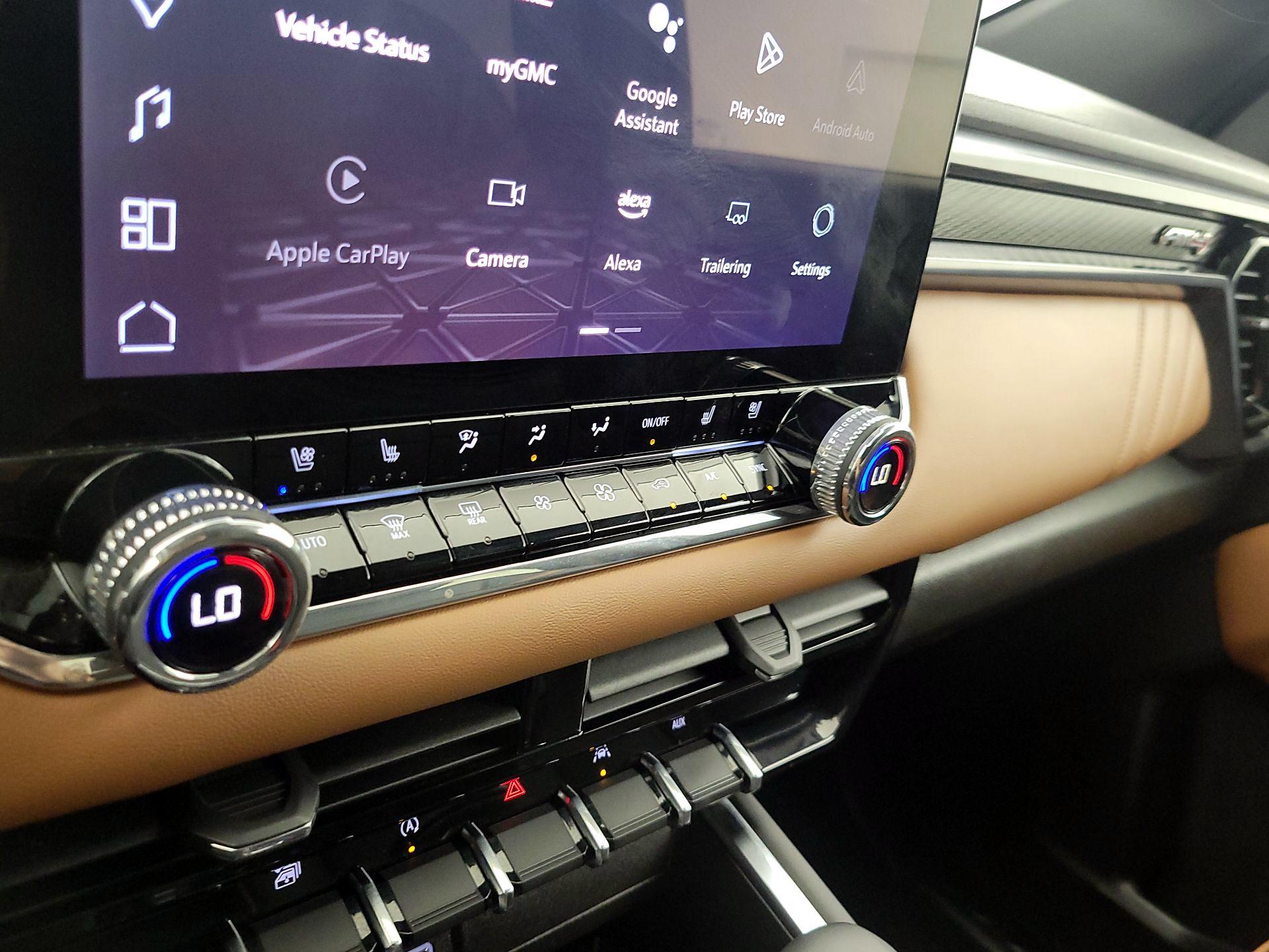 Thumbnail: 2025 GMC Canyon - 17