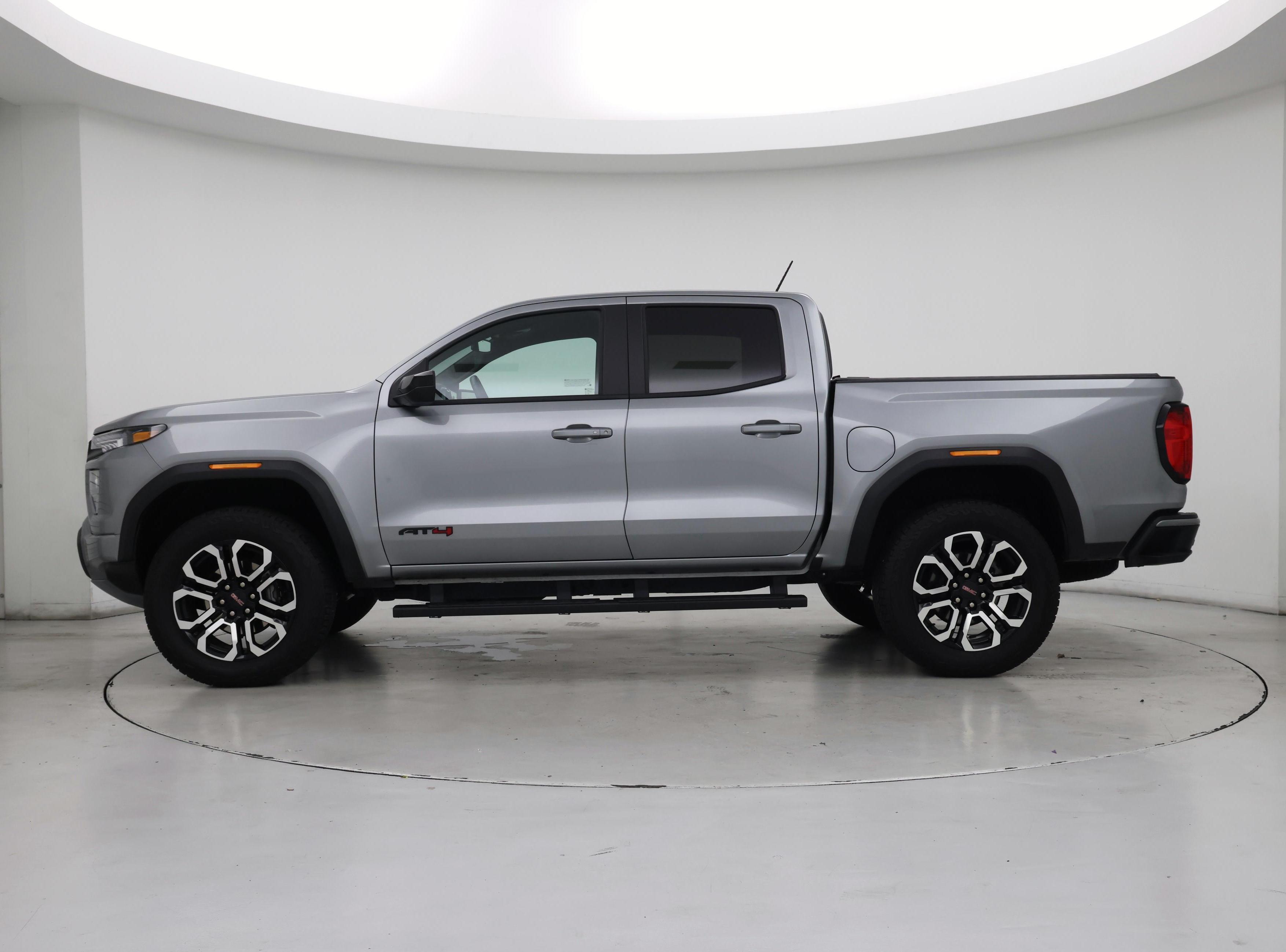 Thumbnail: 2025 GMC Canyon - 3