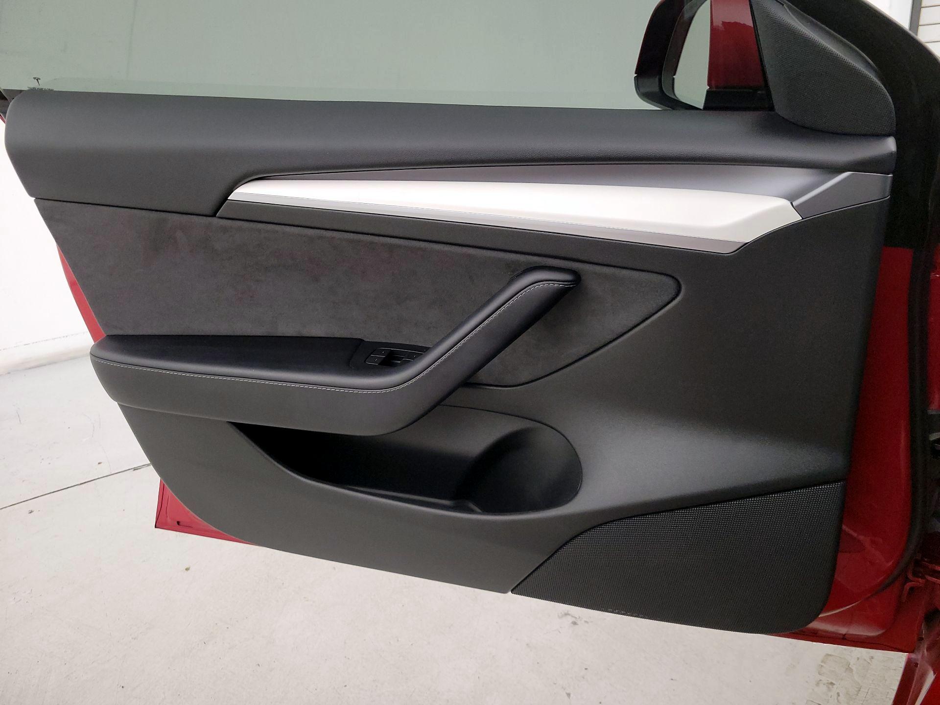 Thumbnail: 2021 Tesla Model 3 - 12