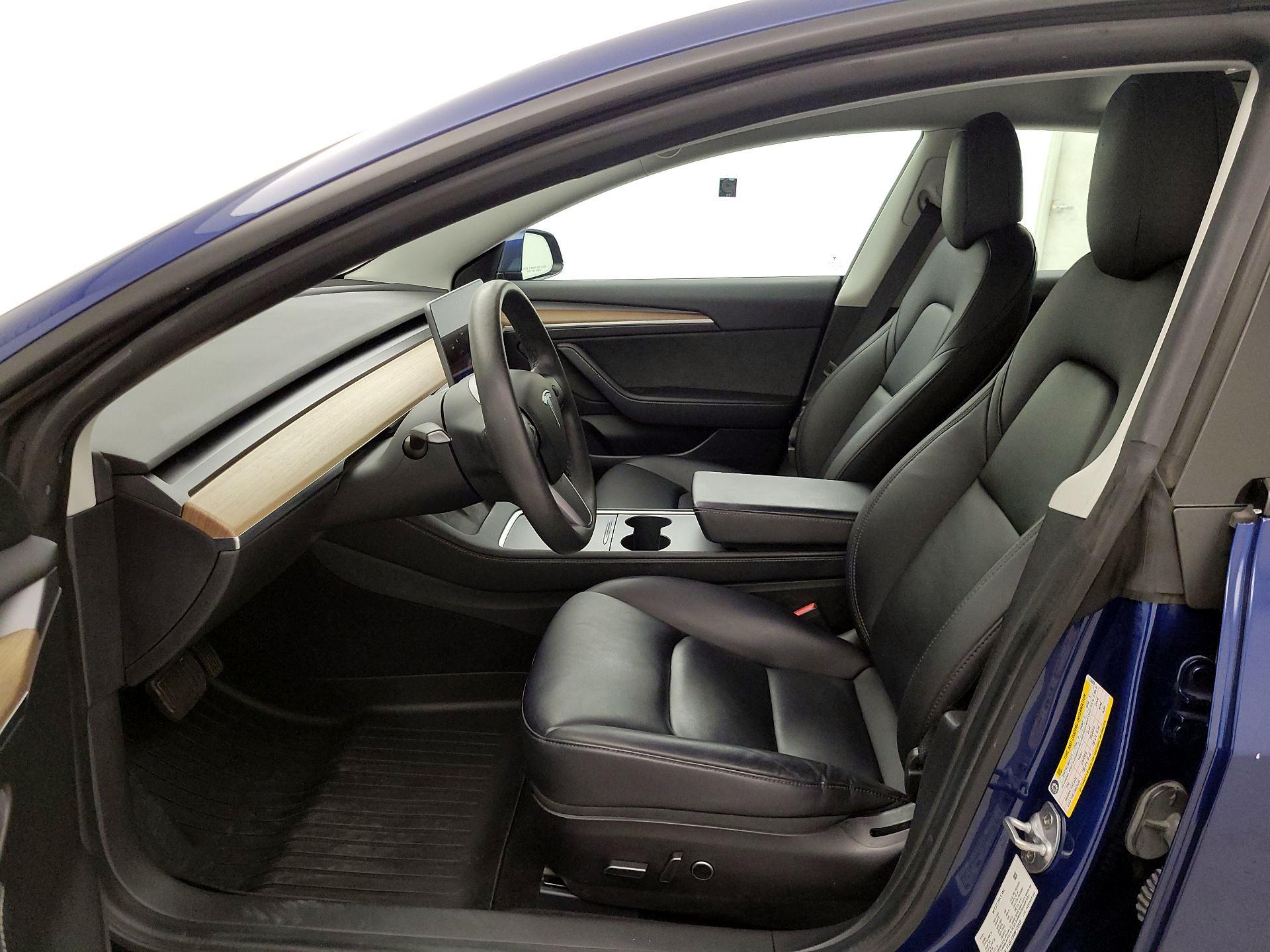 Thumbnail: 2022 Tesla Model 3 - 11