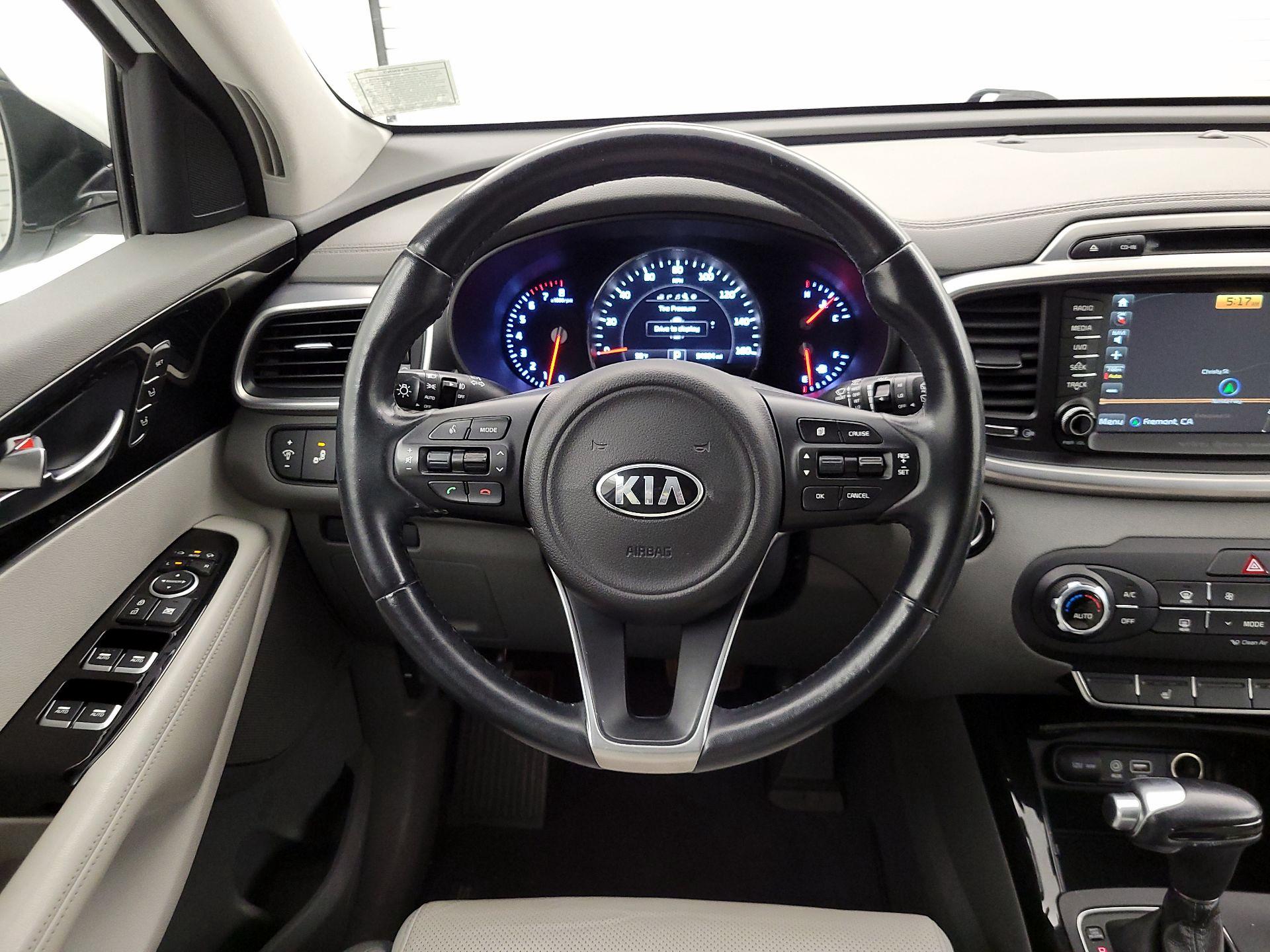 Thumbnail: 2017 Kia Sorento - 10