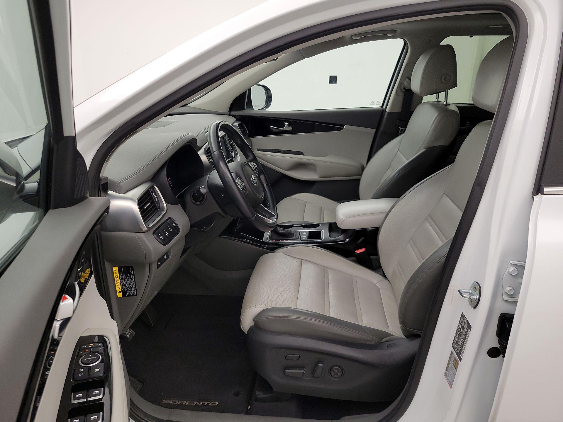 Thumbnail: 2017 Kia Sorento - 11