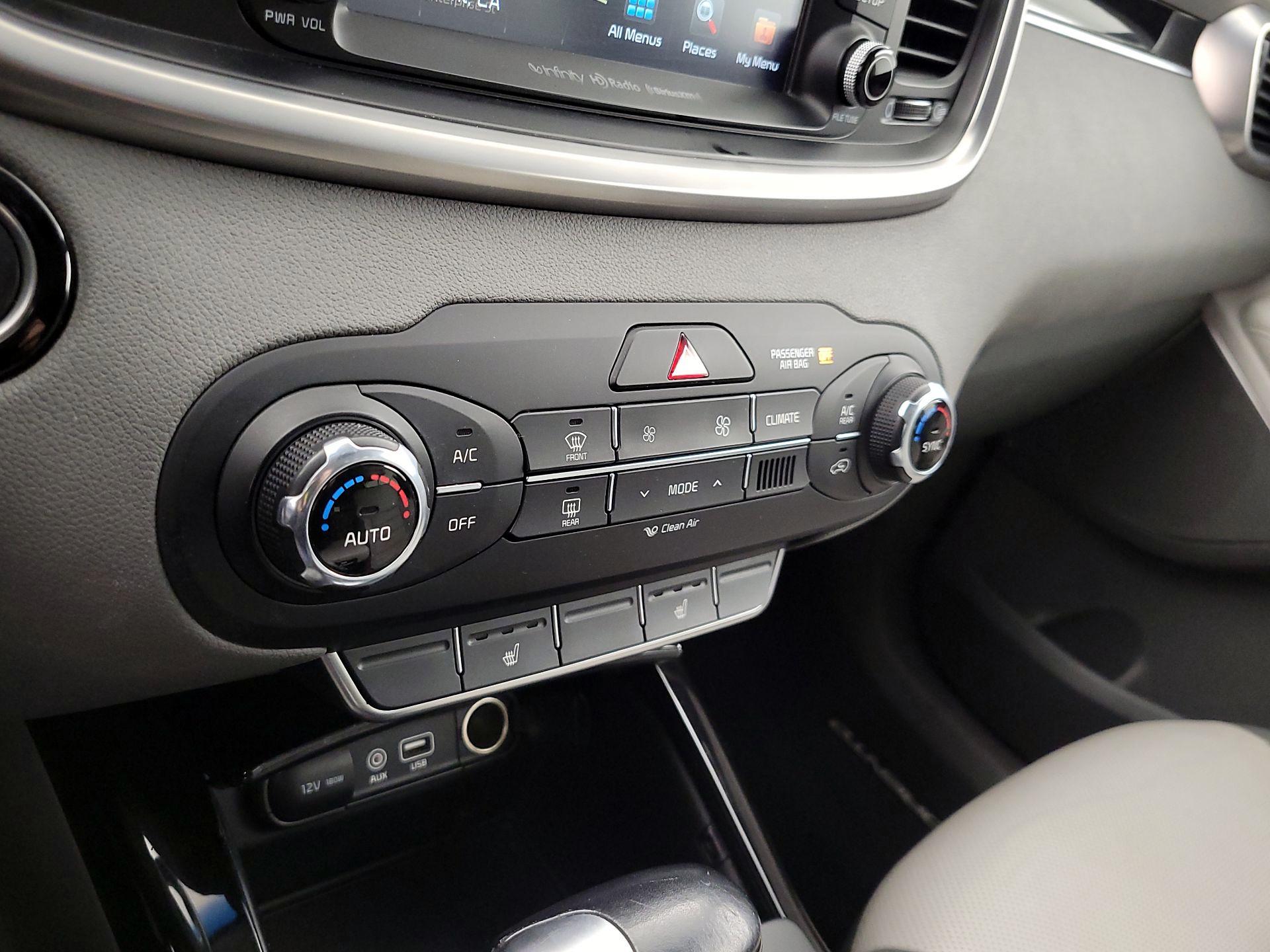 Thumbnail: 2017 Kia Sorento - 17