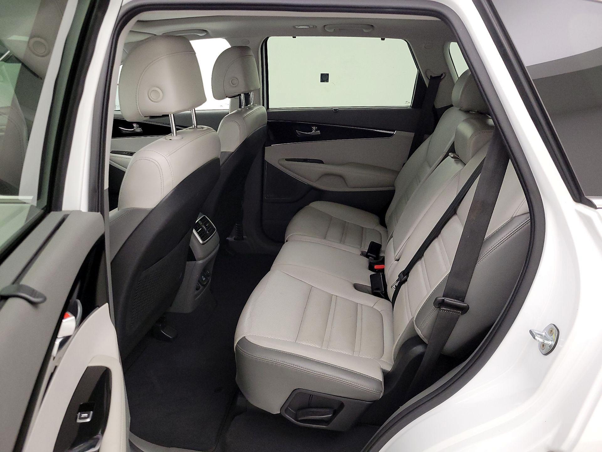 Thumbnail: 2017 Kia Sorento - 20