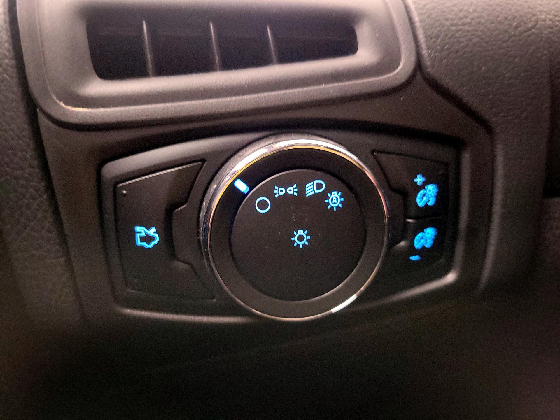 Thumbnail: 2014 Ford Focus - 13