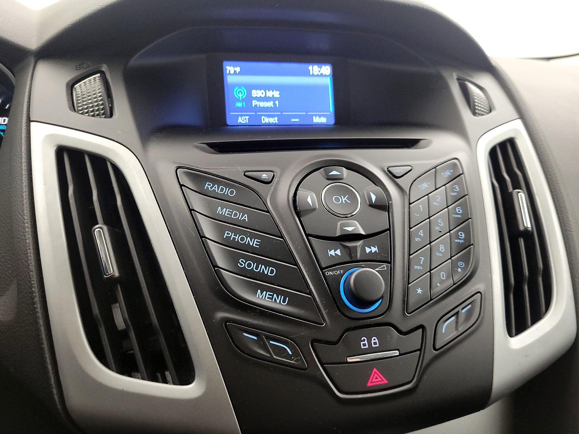 Thumbnail: 2014 Ford Focus - 14