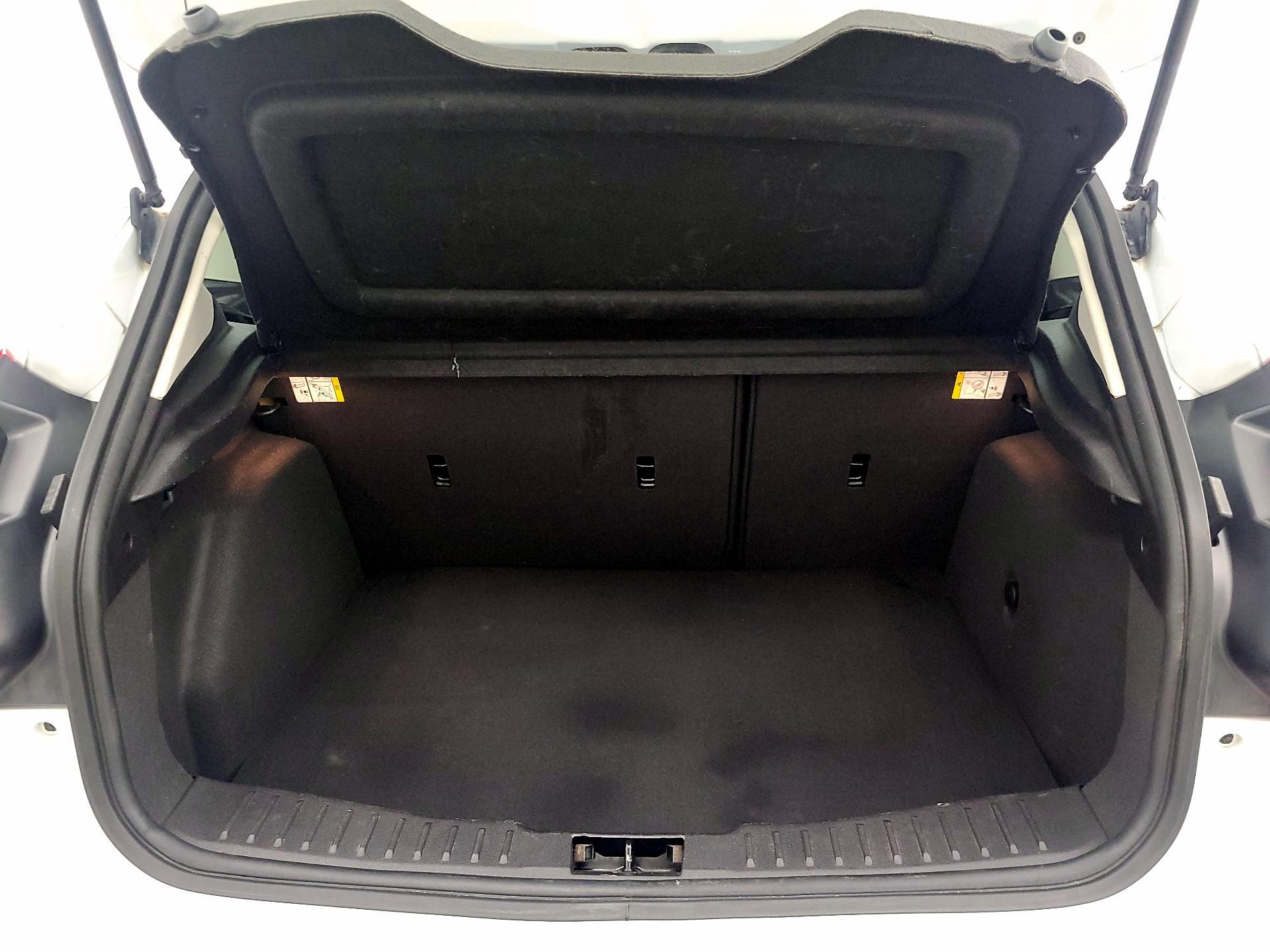 Thumbnail: 2014 Ford Focus - 18