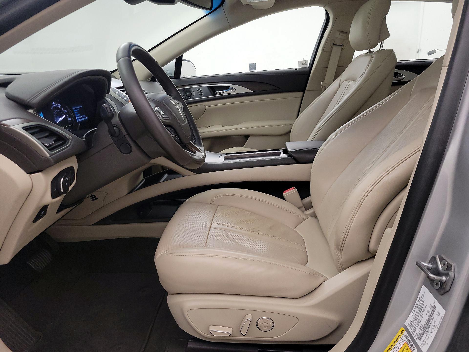 Thumbnail: 2019 Lincoln MKZ - 11