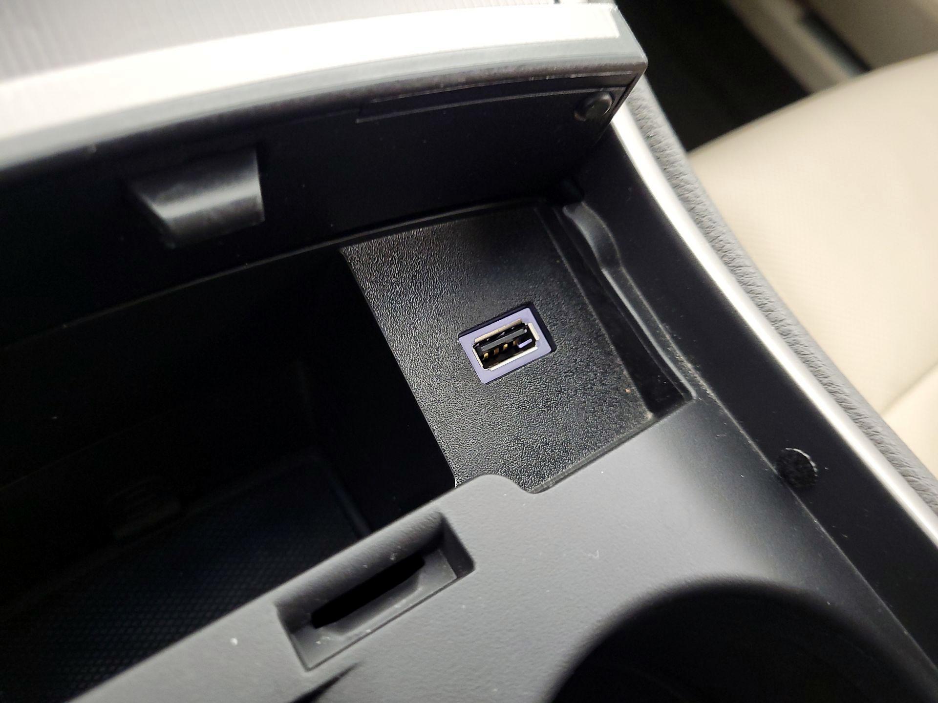 Thumbnail: 2019 Lincoln MKZ - 19