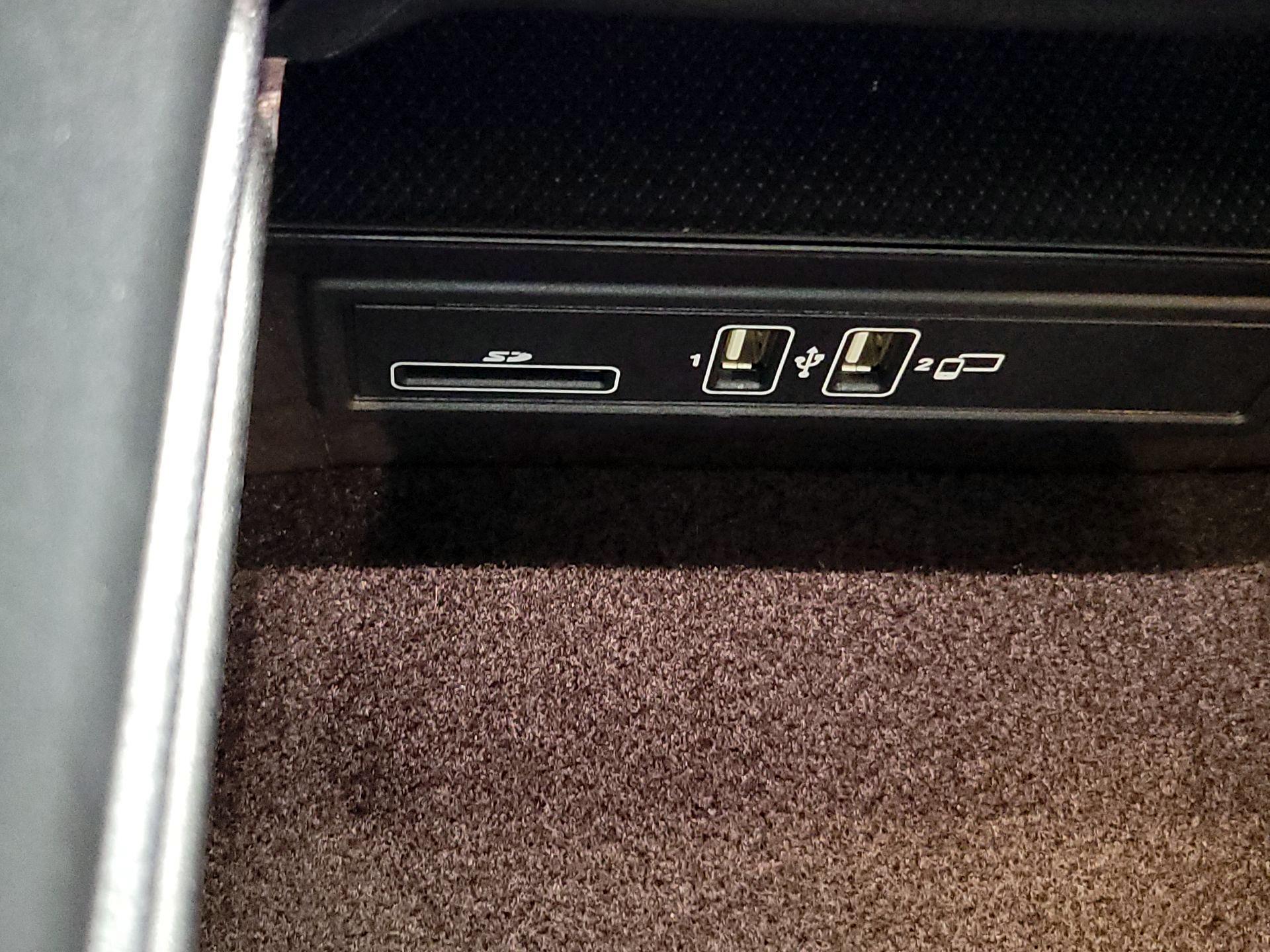 Thumbnail: 2020 Mercedes-Benz C-Class - 18