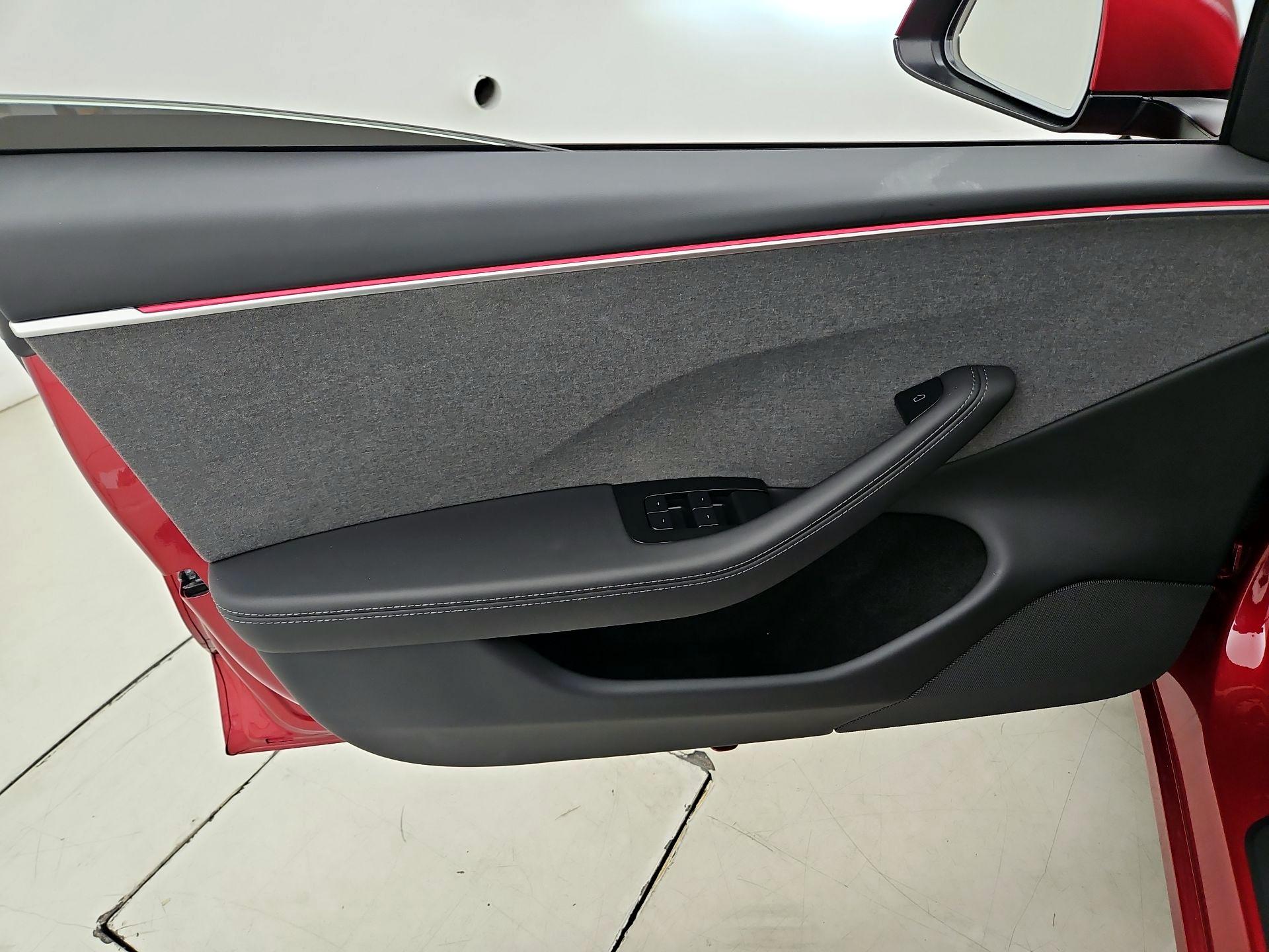 Thumbnail: 2025 Tesla Model 3 - 12