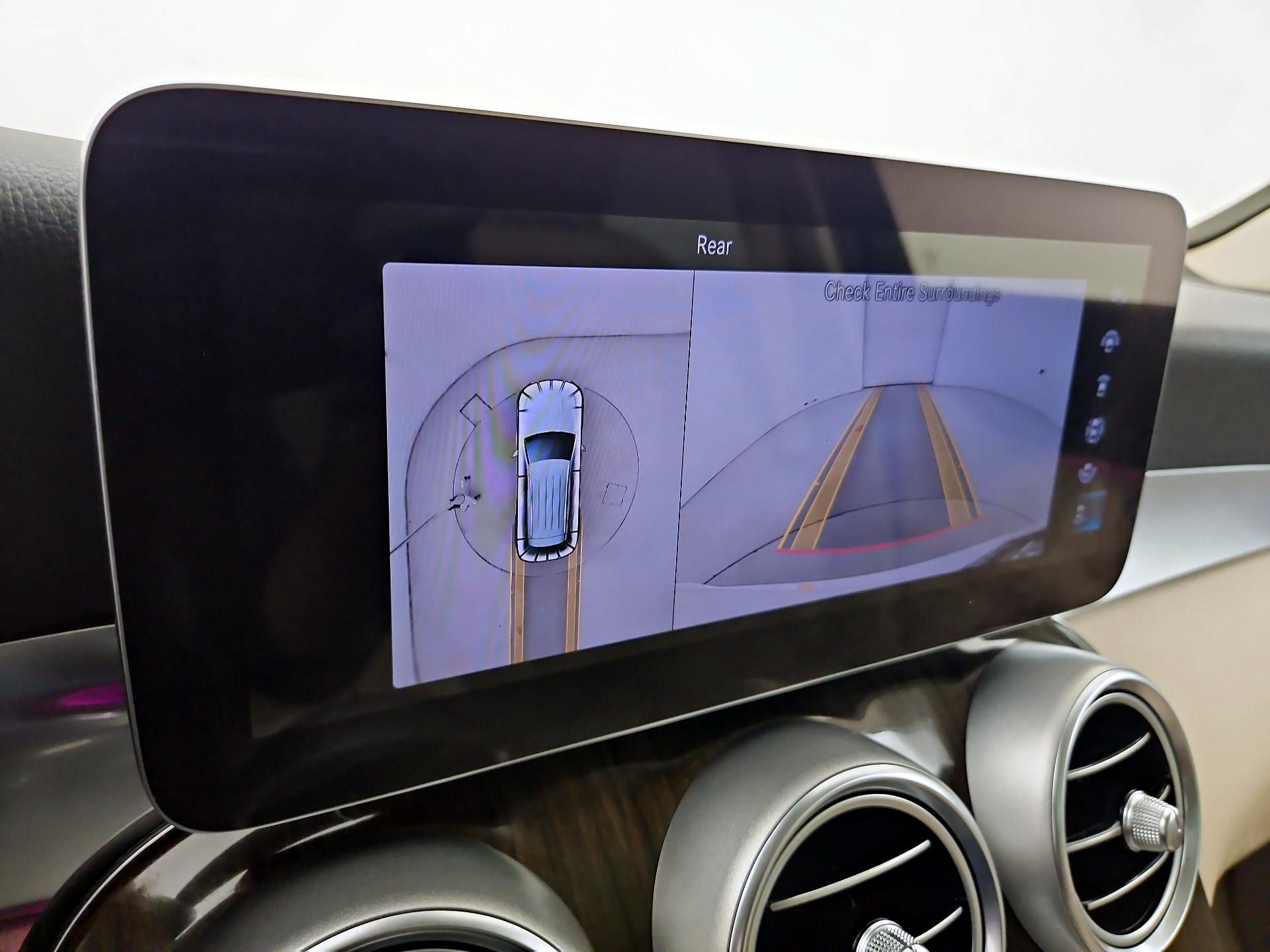 Thumbnail: 2022 Mercedes-Benz GLC - 14