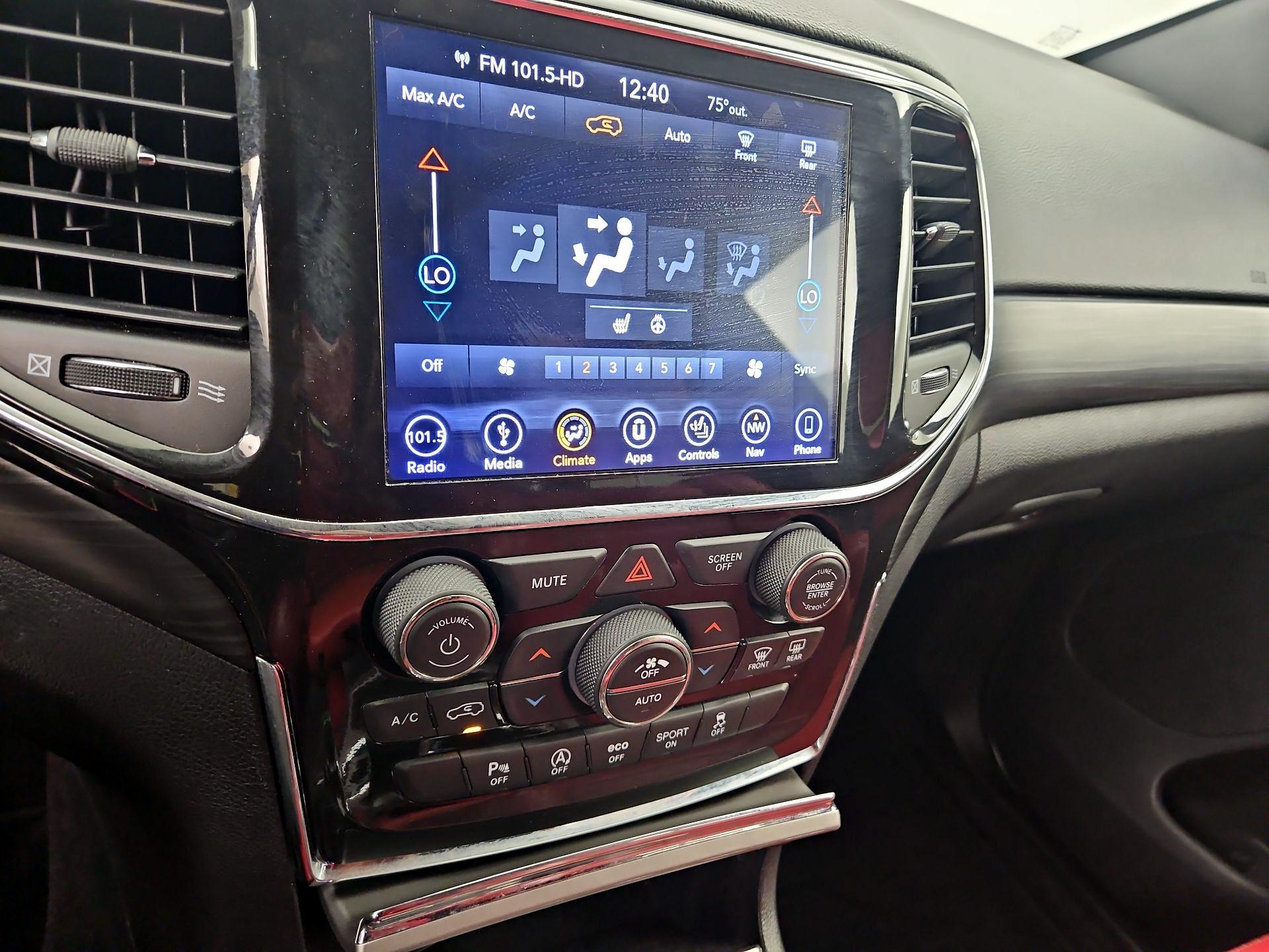 Thumbnail: 2019 Jeep Grand Cherokee - 17