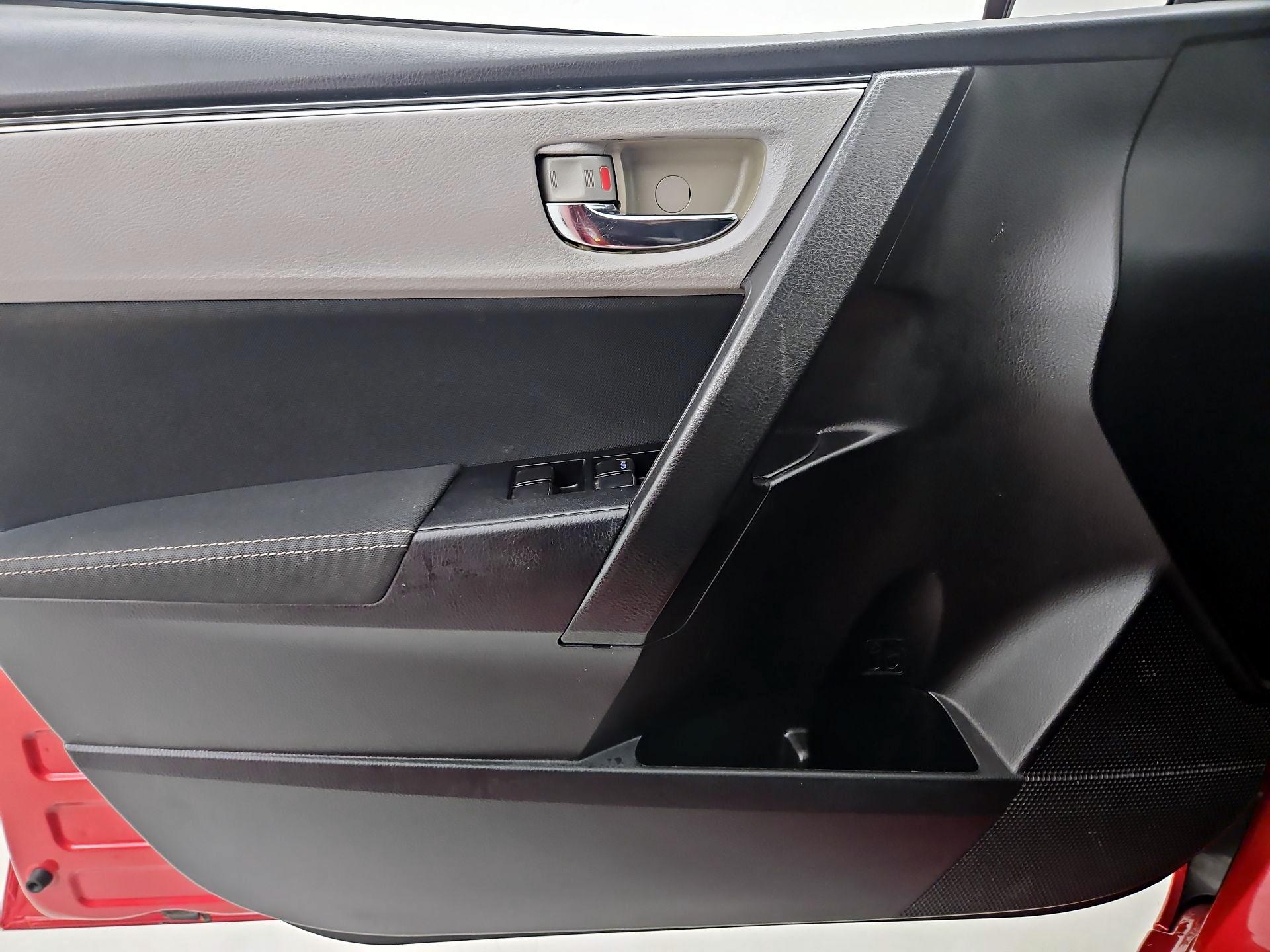 Thumbnail: 2018 Toyota Corolla - 12