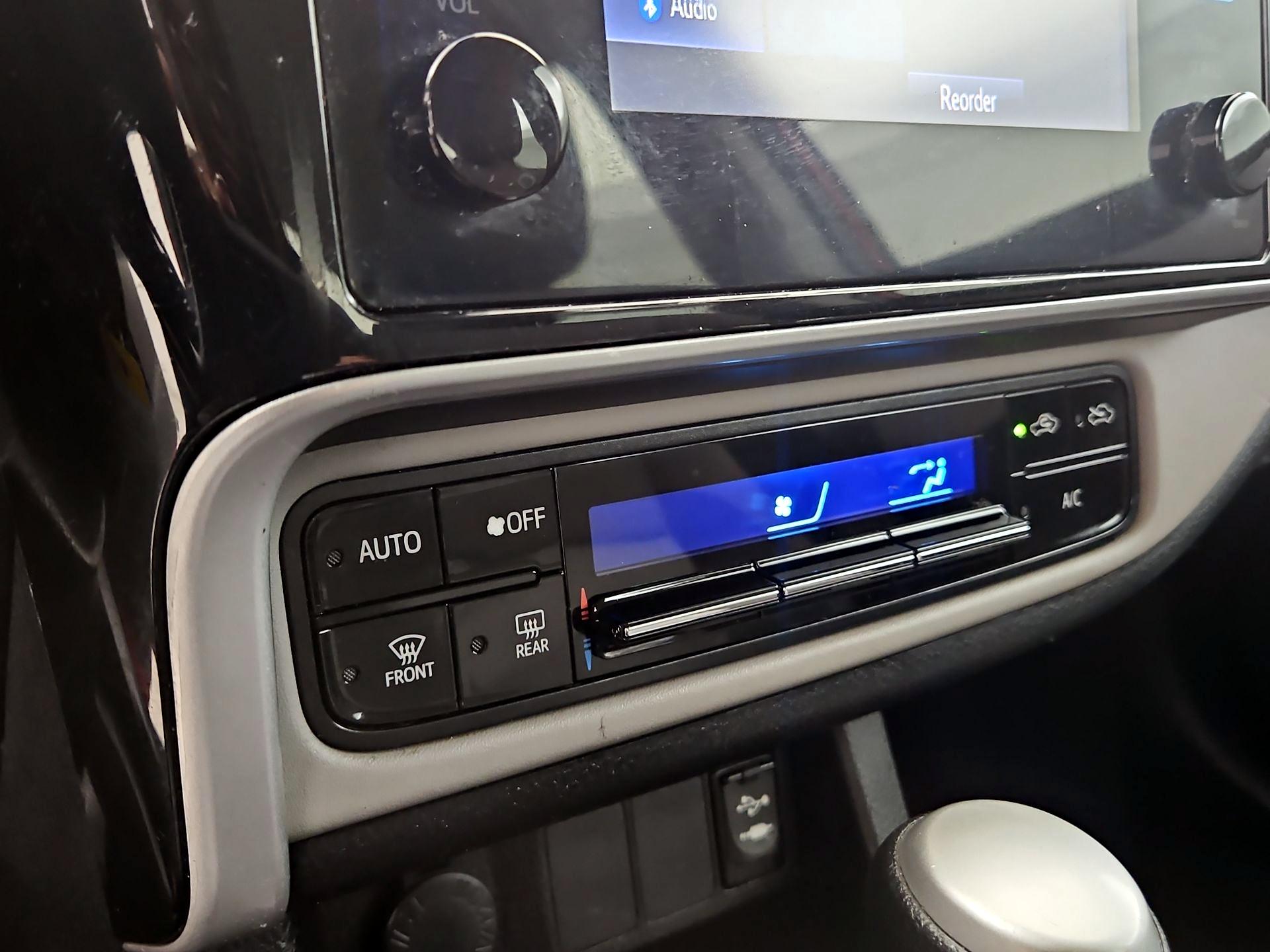 Thumbnail: 2018 Toyota Corolla - 16