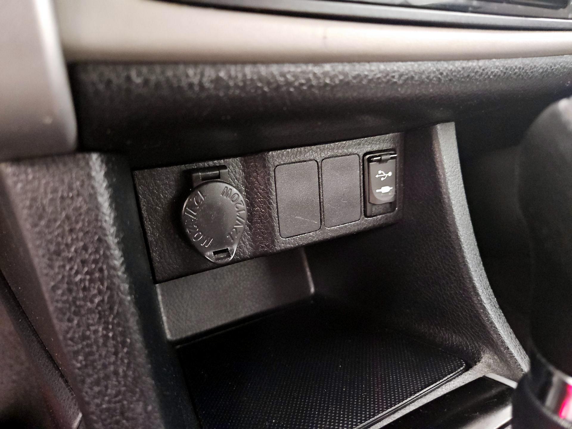 Thumbnail: 2018 Toyota Corolla - 18