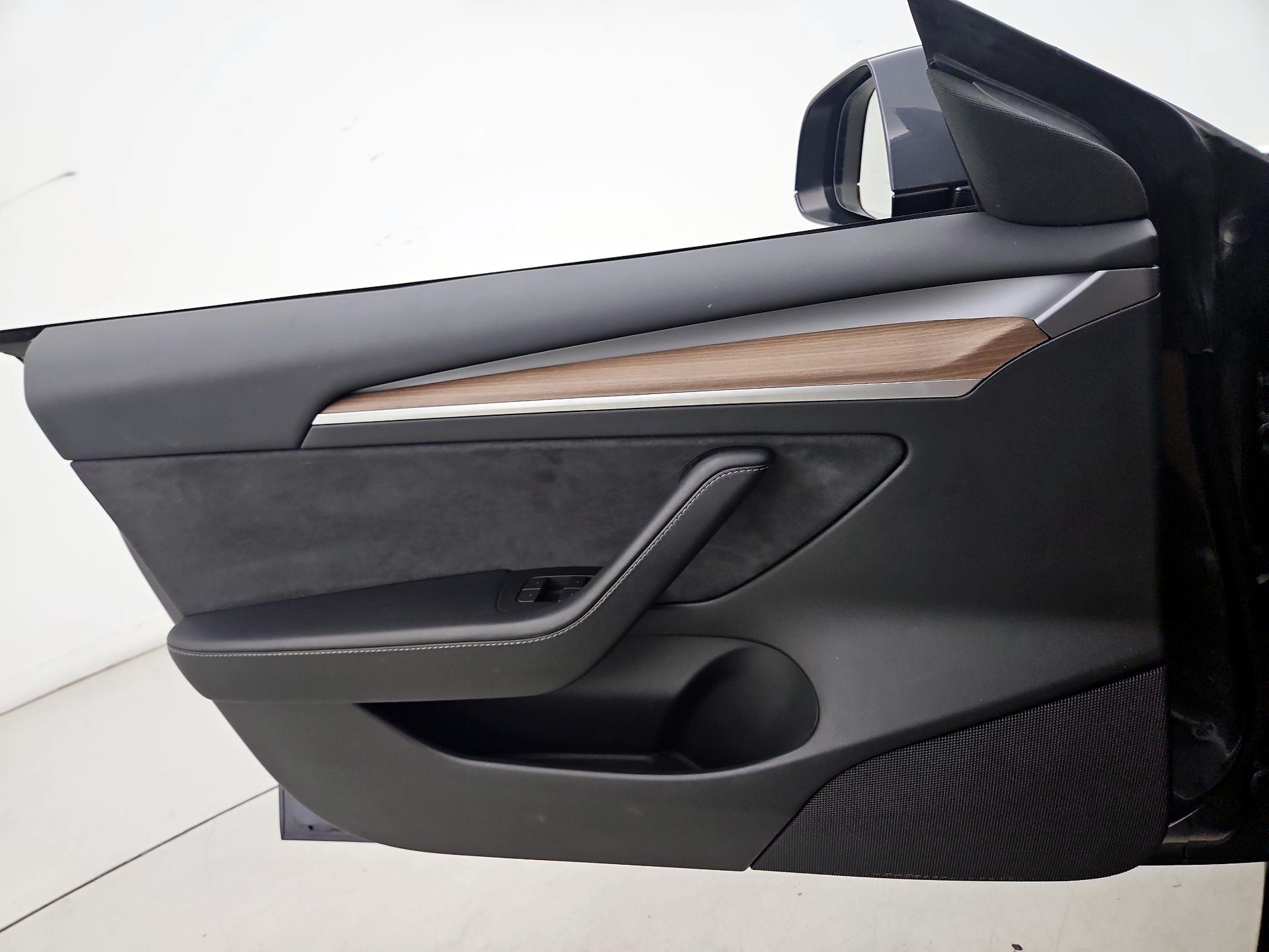 Thumbnail: 2023 Tesla Model 3 - 12