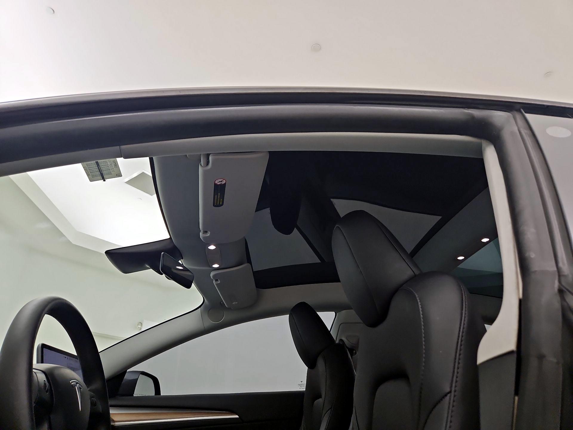 Thumbnail: 2023 Tesla Model 3 - 19