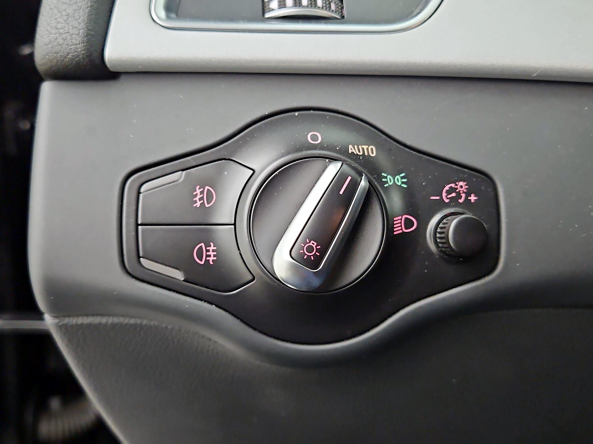 Thumbnail: 2016 Audi A4 - 13