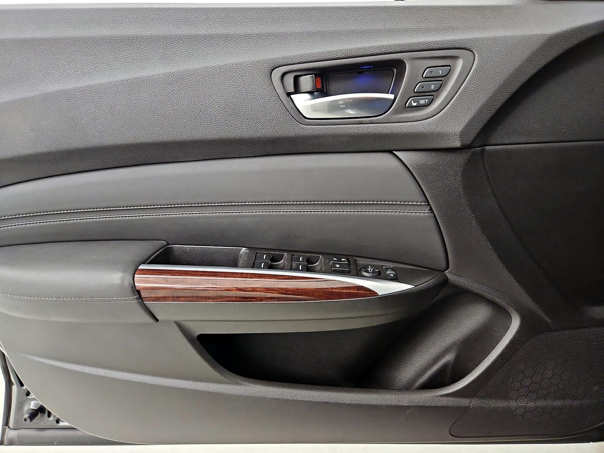 Thumbnail: 2017 Acura TLX - 12