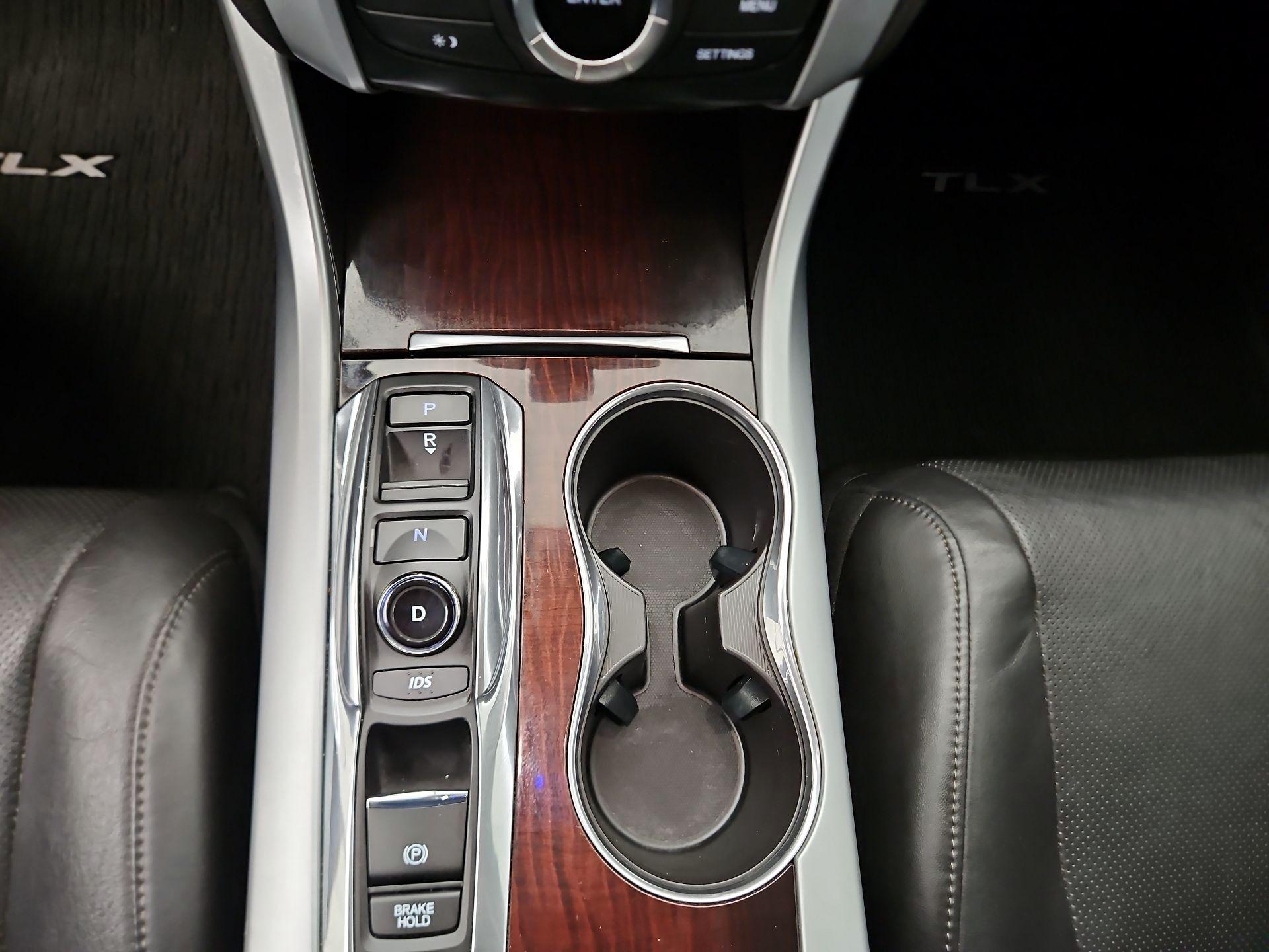 Thumbnail: 2017 Acura TLX - 17