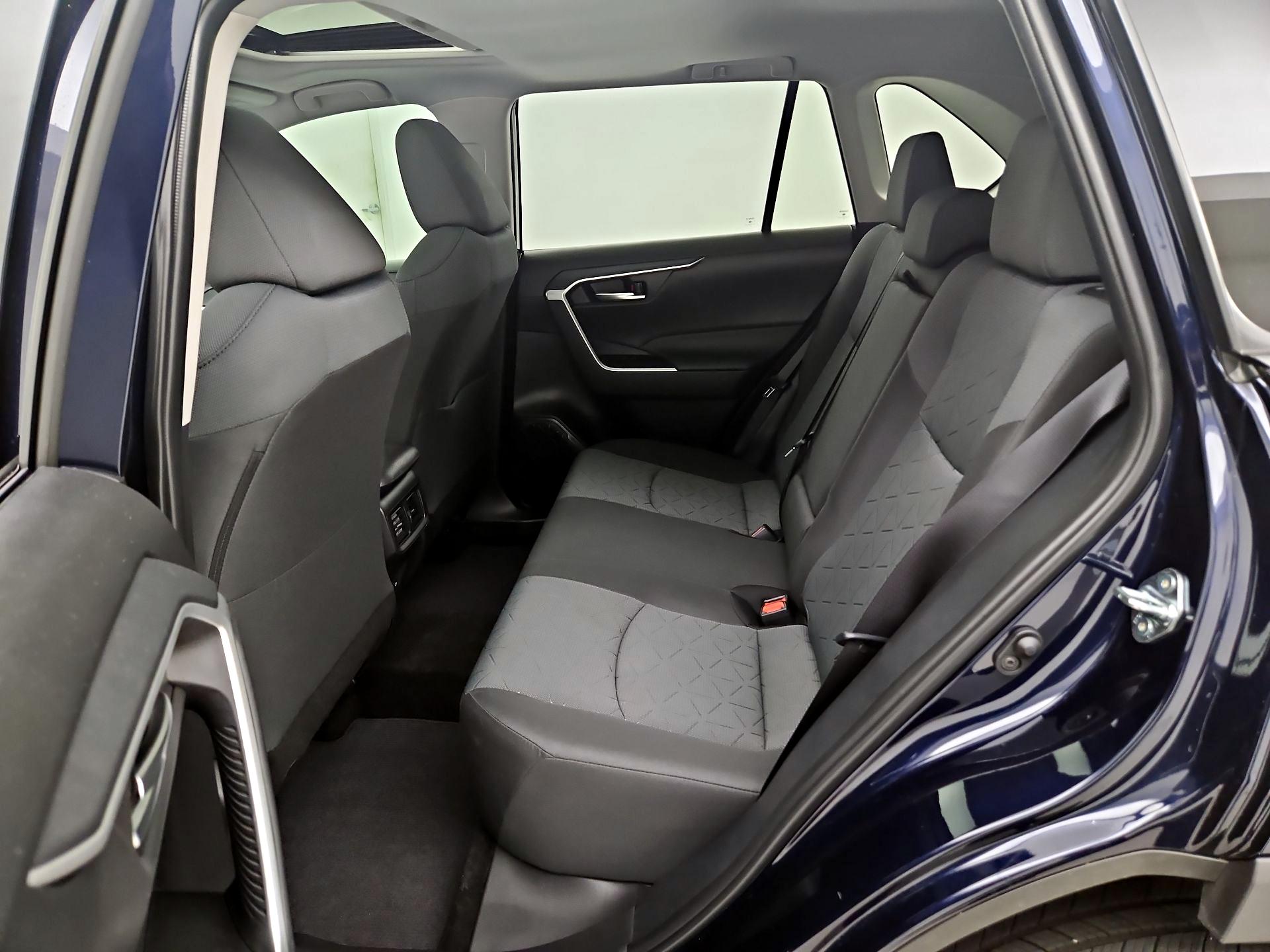 Thumbnail: 2025 Toyota RAV4 - 20