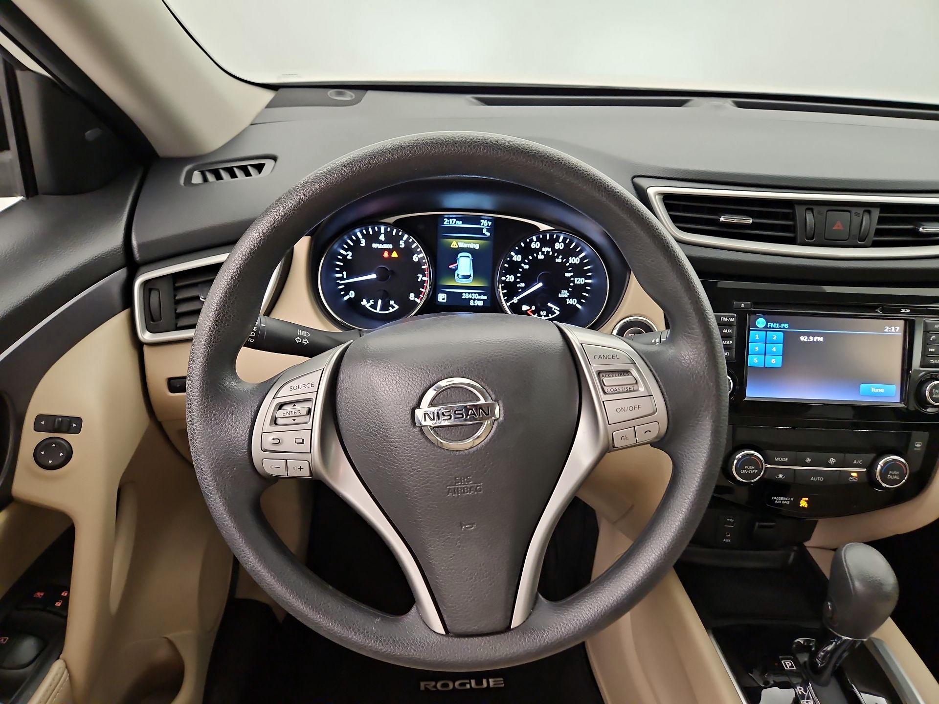 Thumbnail: 2016 Nissan Rogue - 10