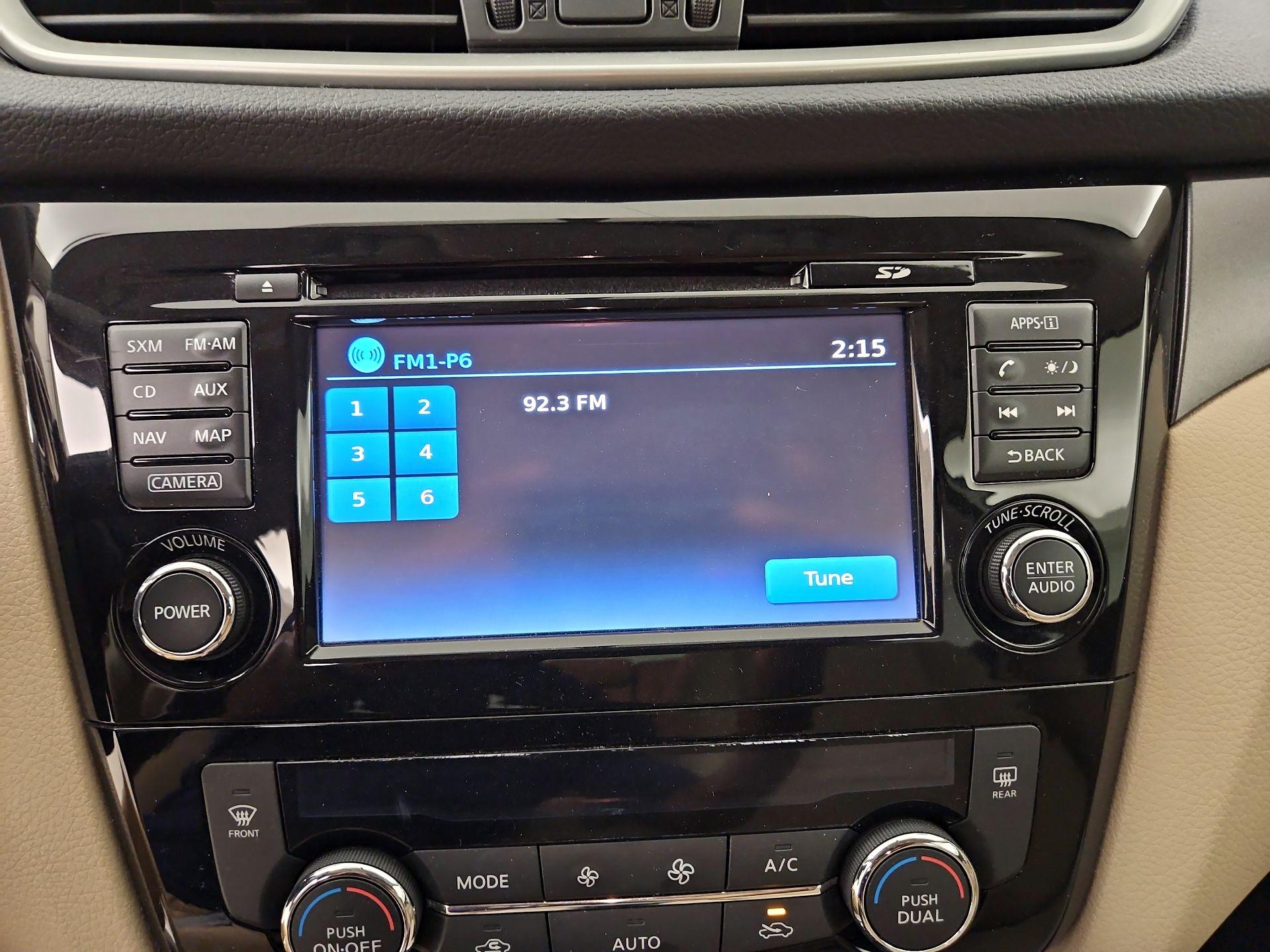 Thumbnail: 2016 Nissan Rogue - 15