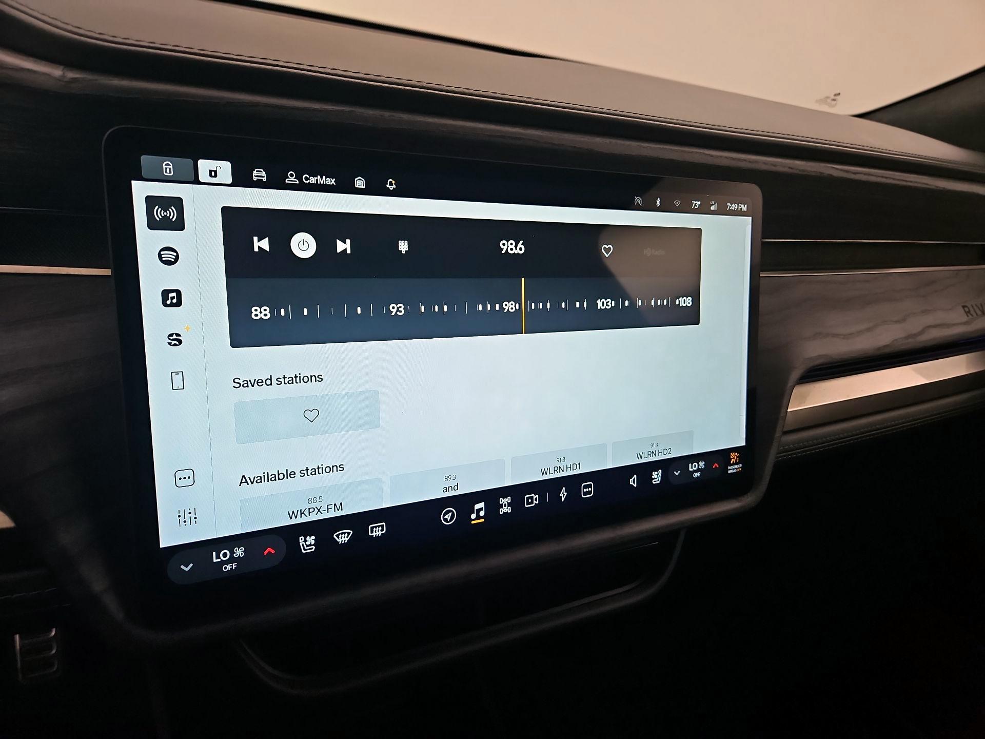 Thumbnail: 2022 Rivian R1T - 15